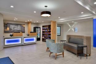 holiday inn express and suites north kansas city