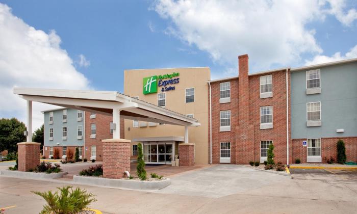 holiday inn express and suites north kansas city