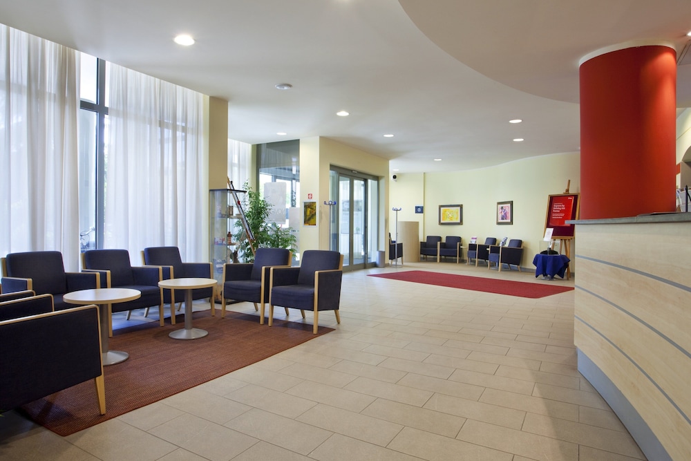 holiday inn express parma by ihg