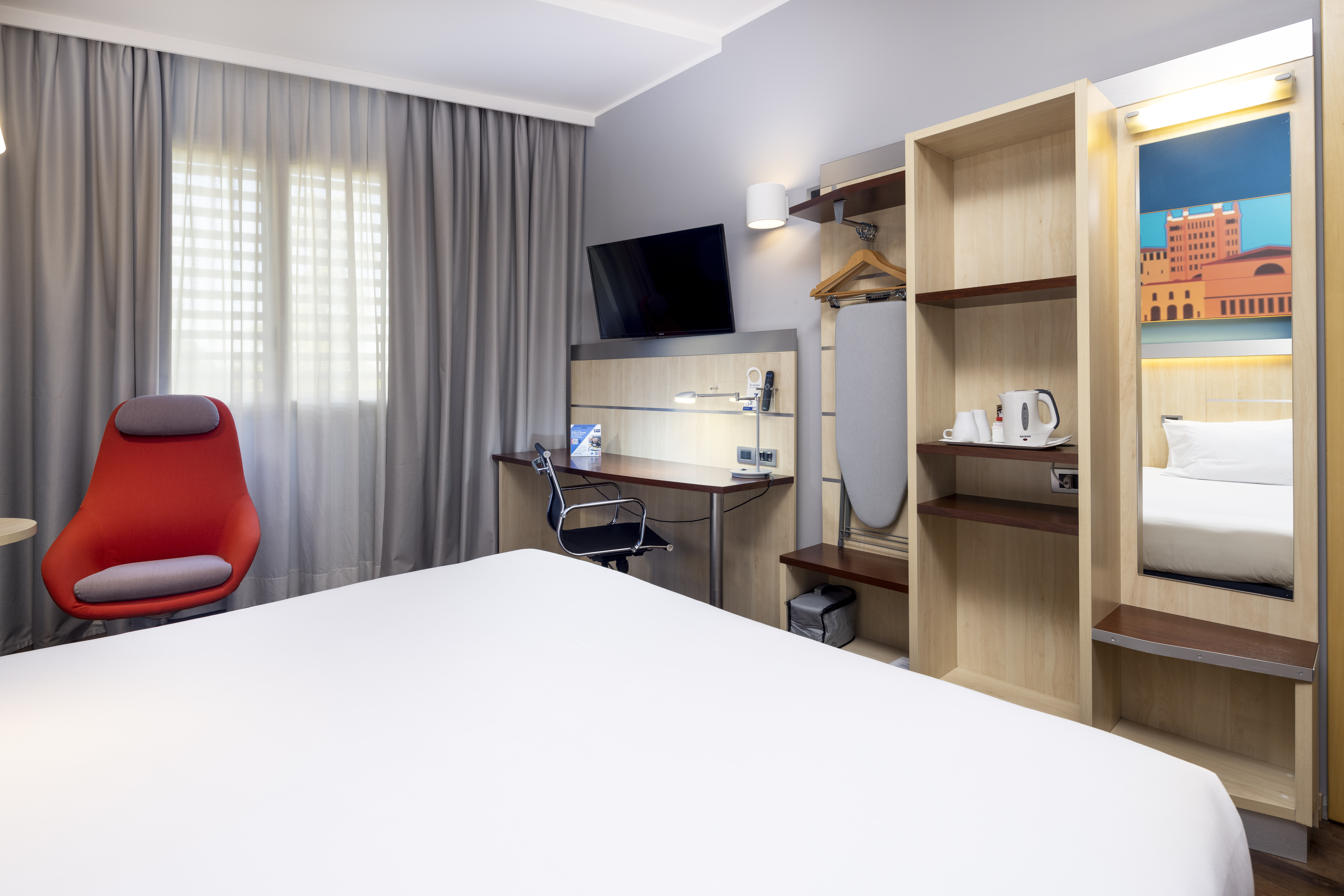 holiday inn express parma by ihg