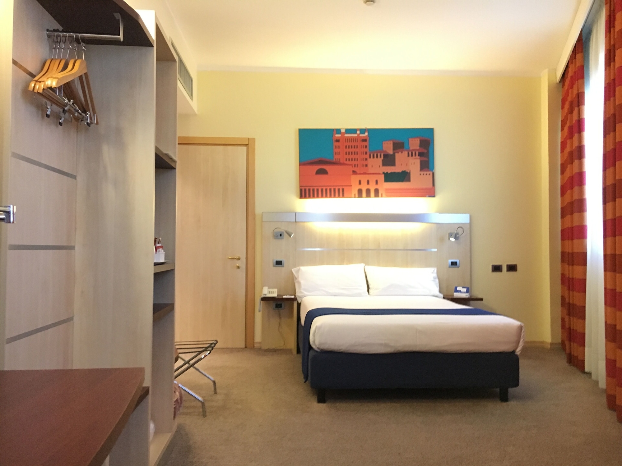 holiday inn express parma by ihg