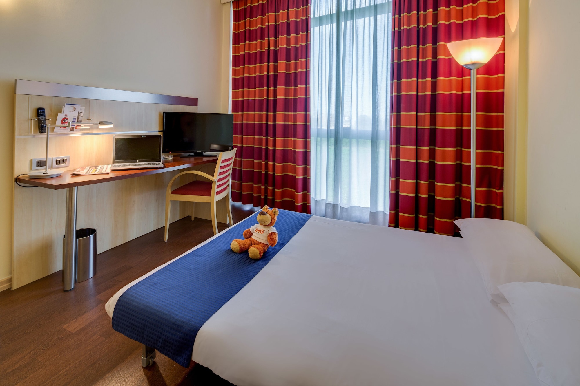 holiday inn express parma by ihg