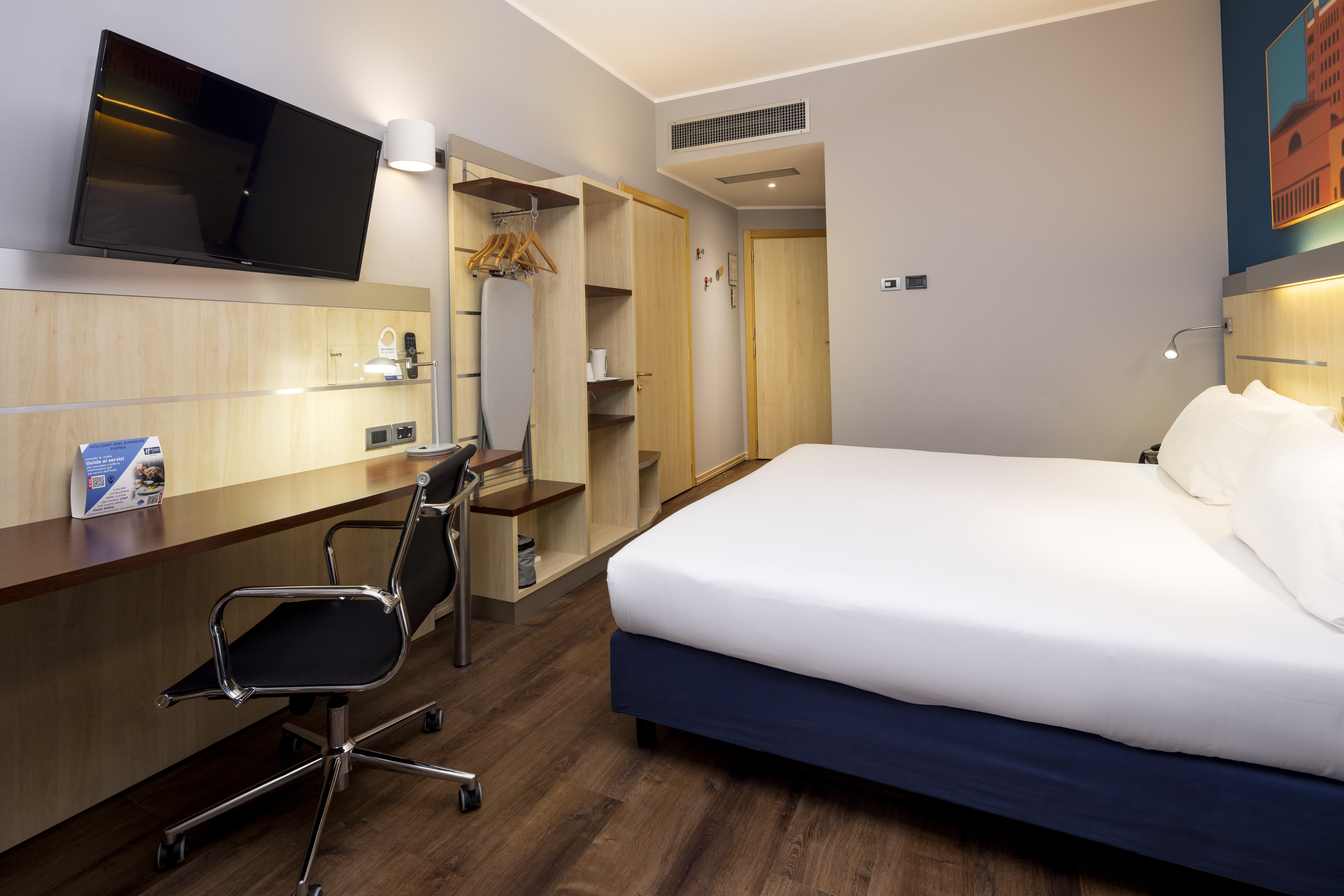 holiday inn express parma by ihg