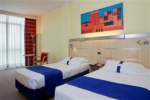 holiday inn express parma by ihg