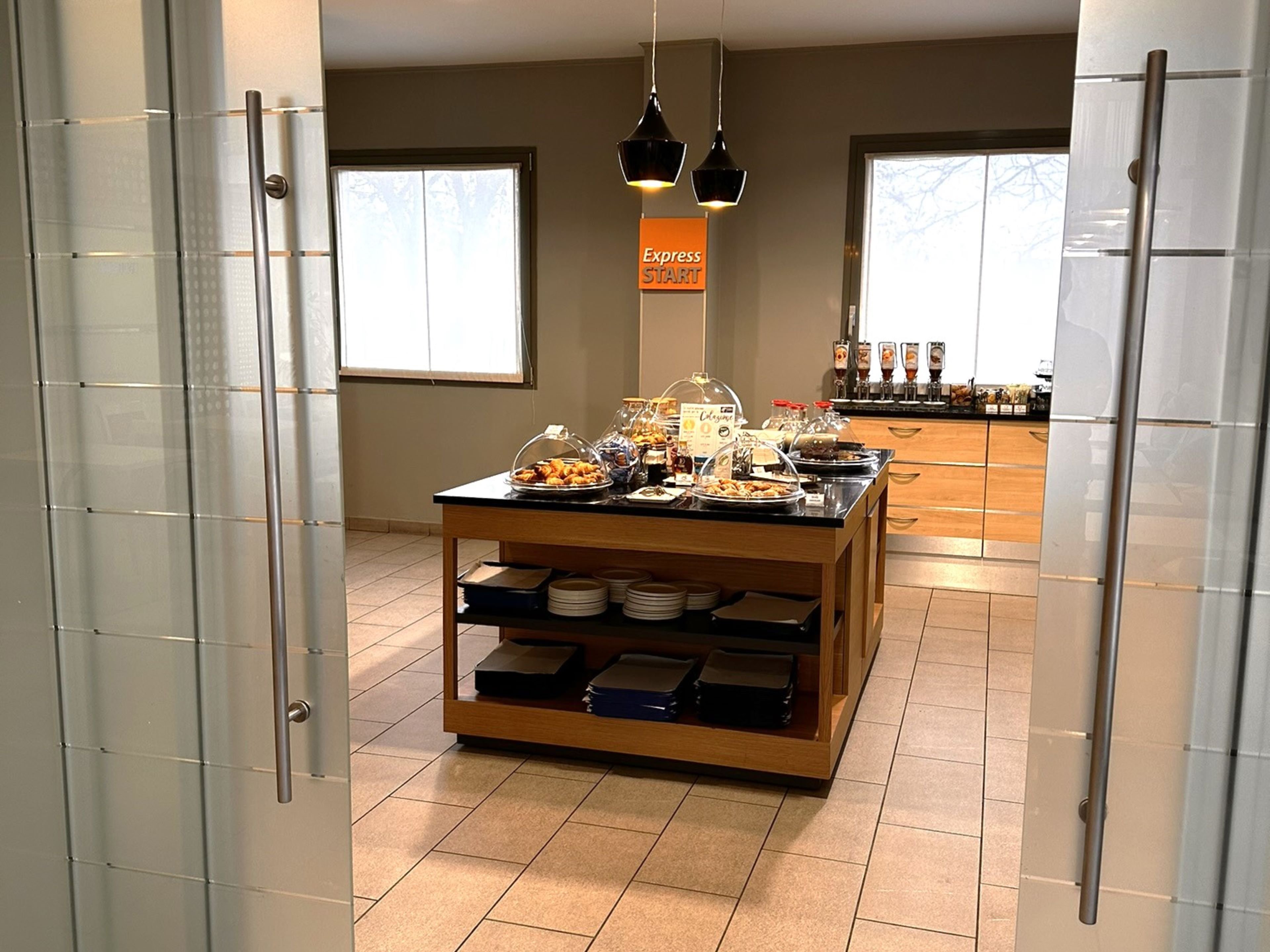 holiday inn express parma by ihg