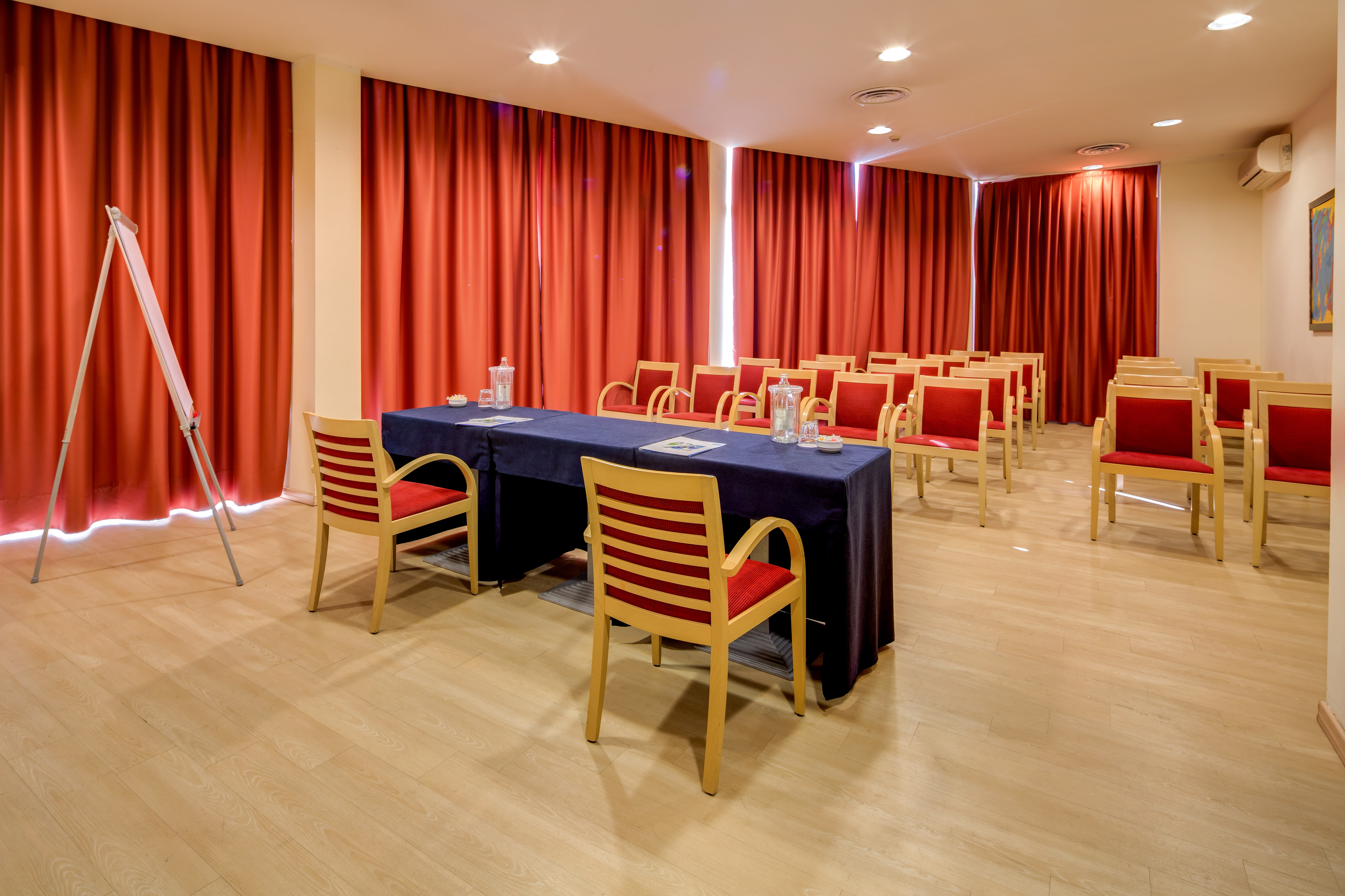 holiday inn express parma by ihg