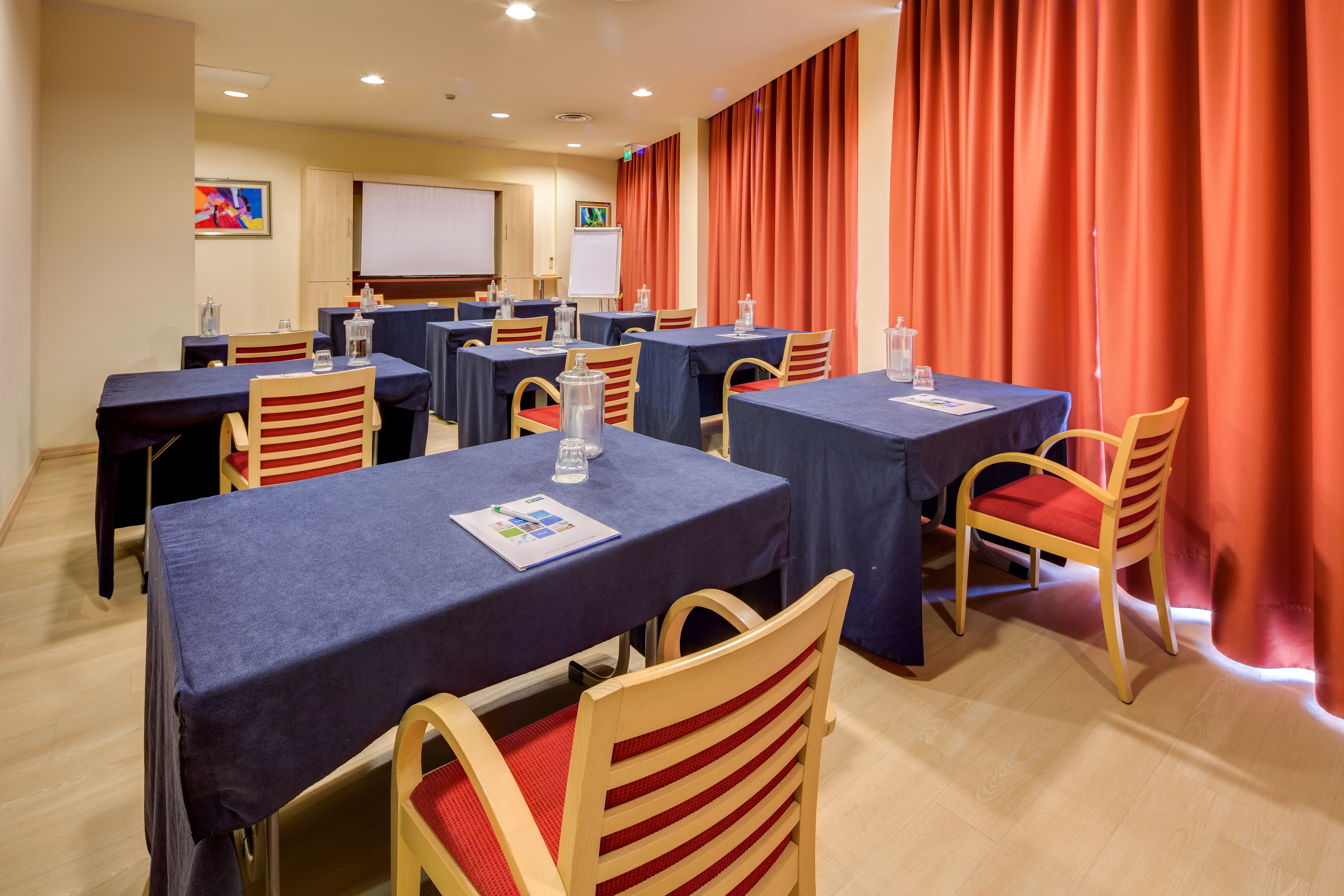 holiday inn express parma by ihg