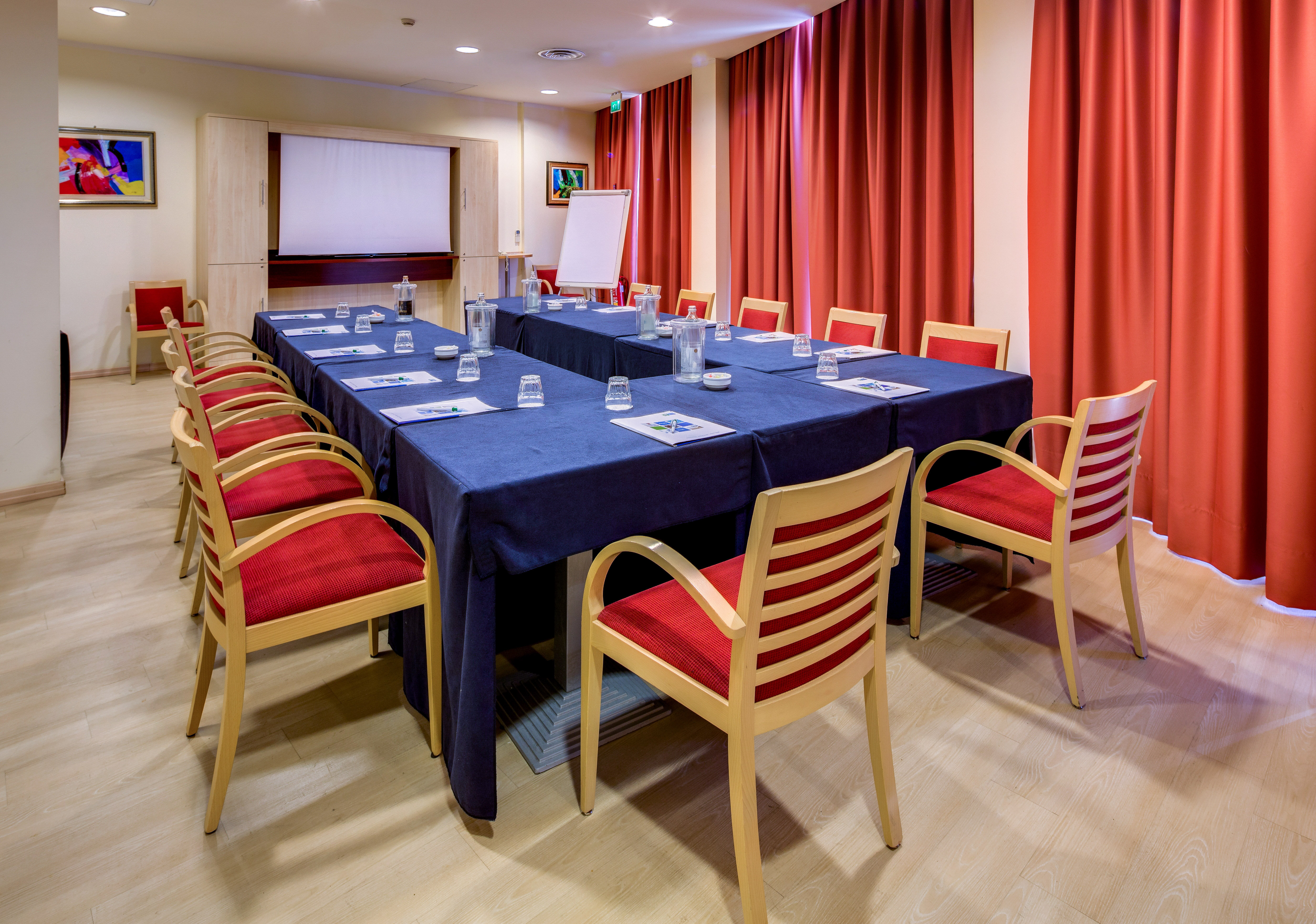 holiday inn express parma by ihg
