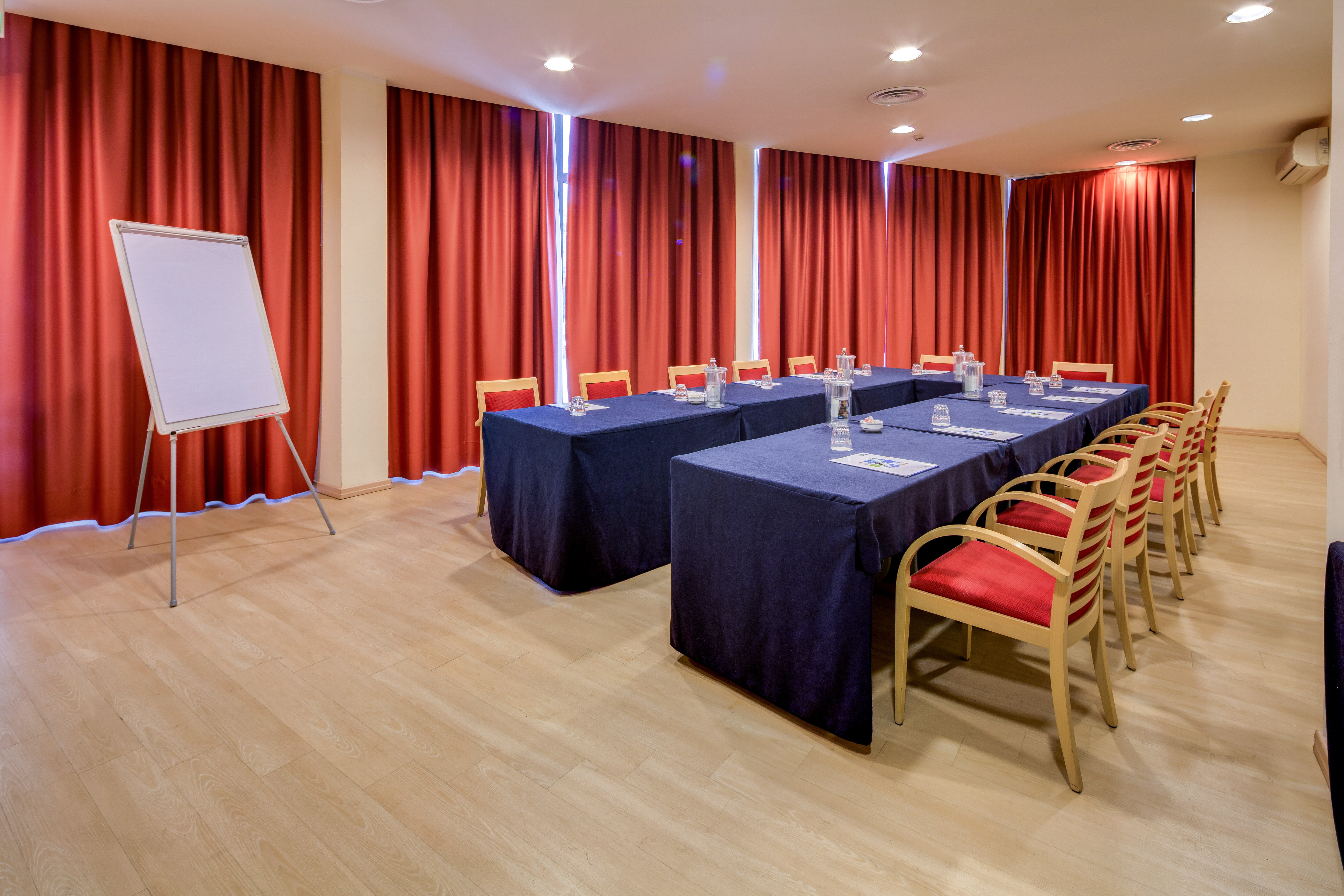 holiday inn express parma by ihg