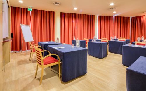 holiday inn express parma by ihg