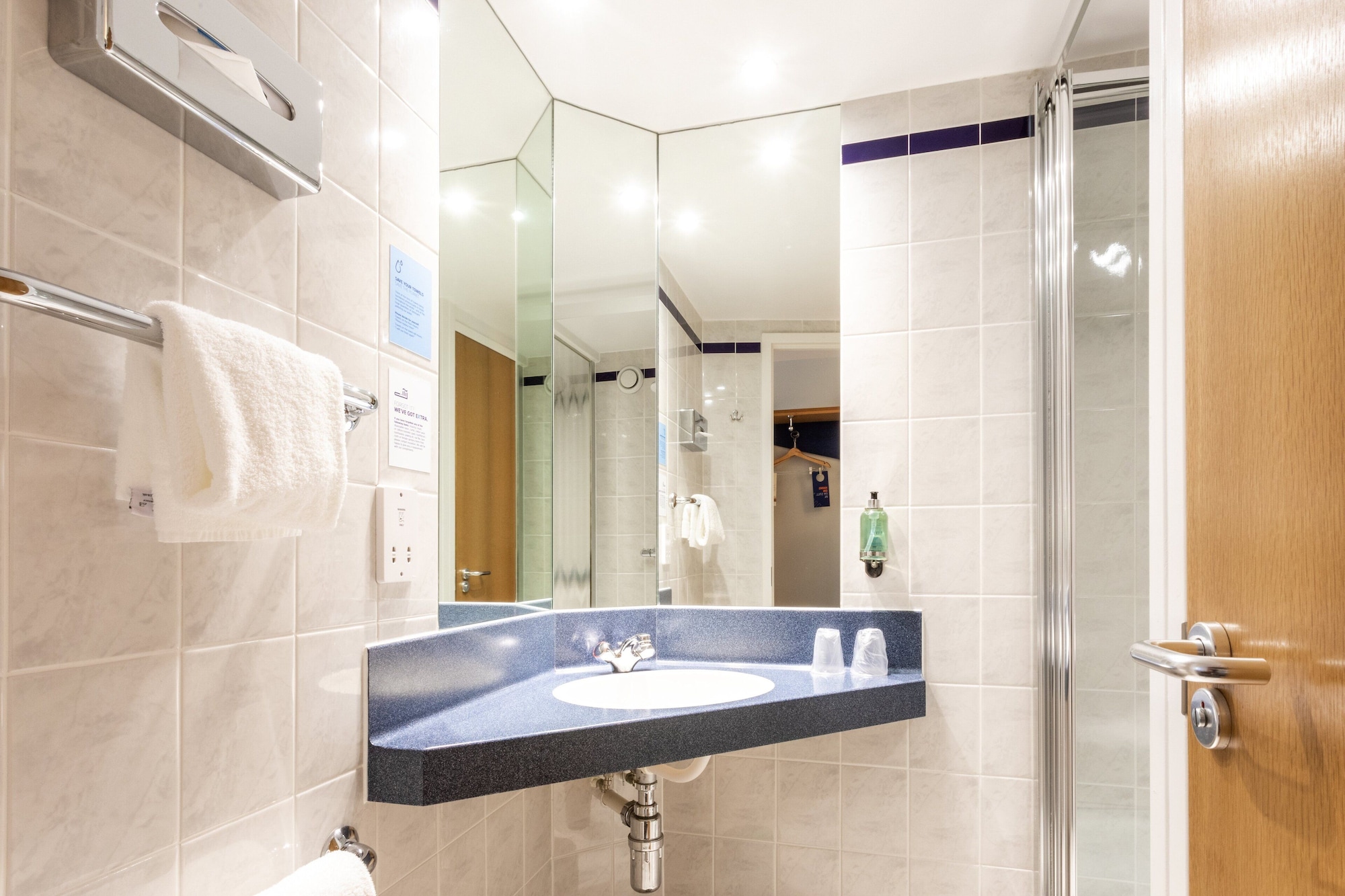 holiday inn express perth by ihg