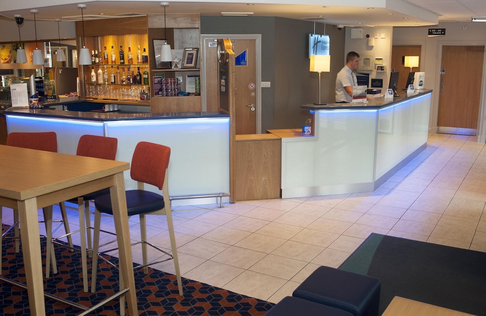 holiday inn express perth by ihg