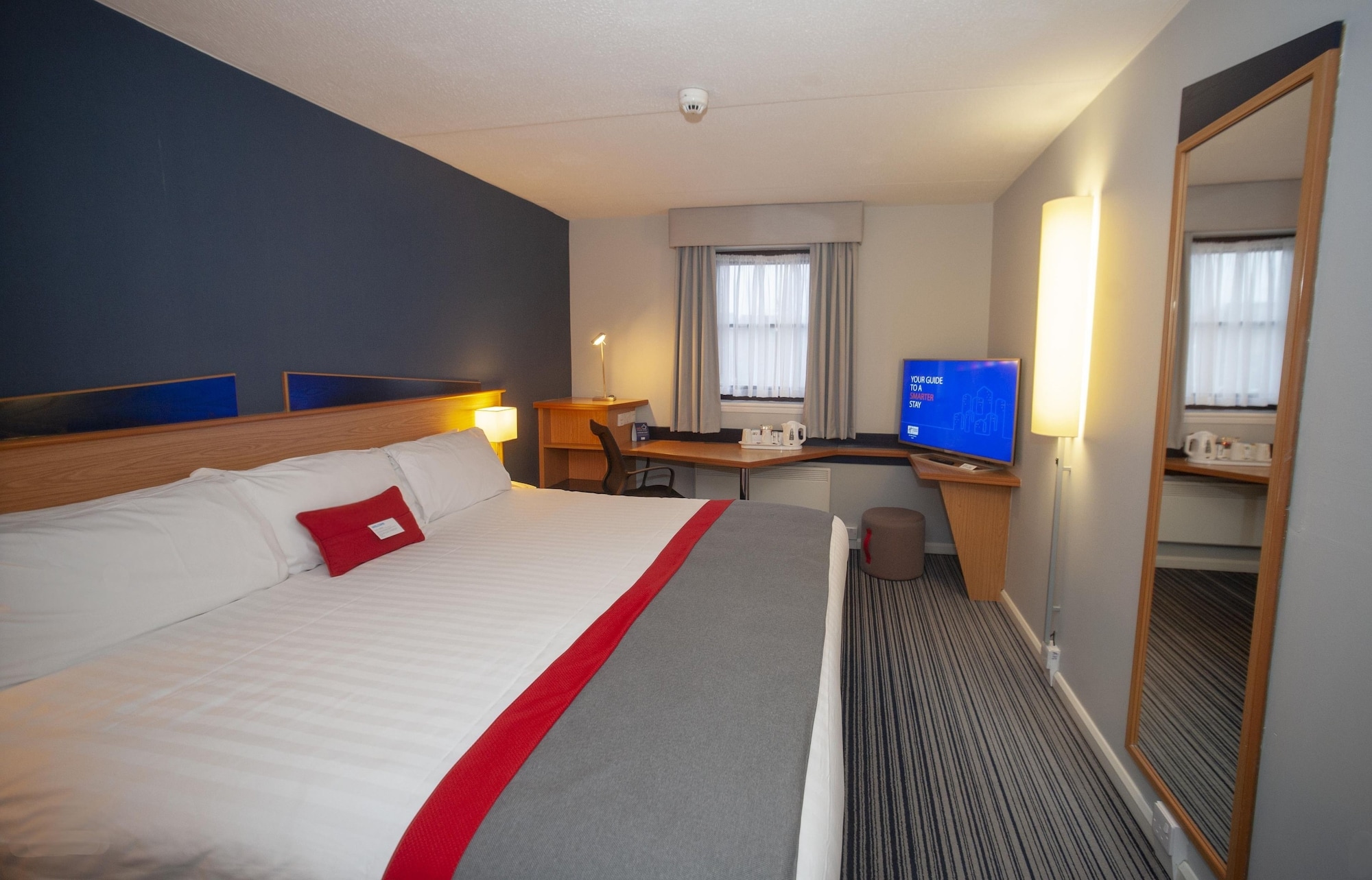 holiday inn express perth by ihg