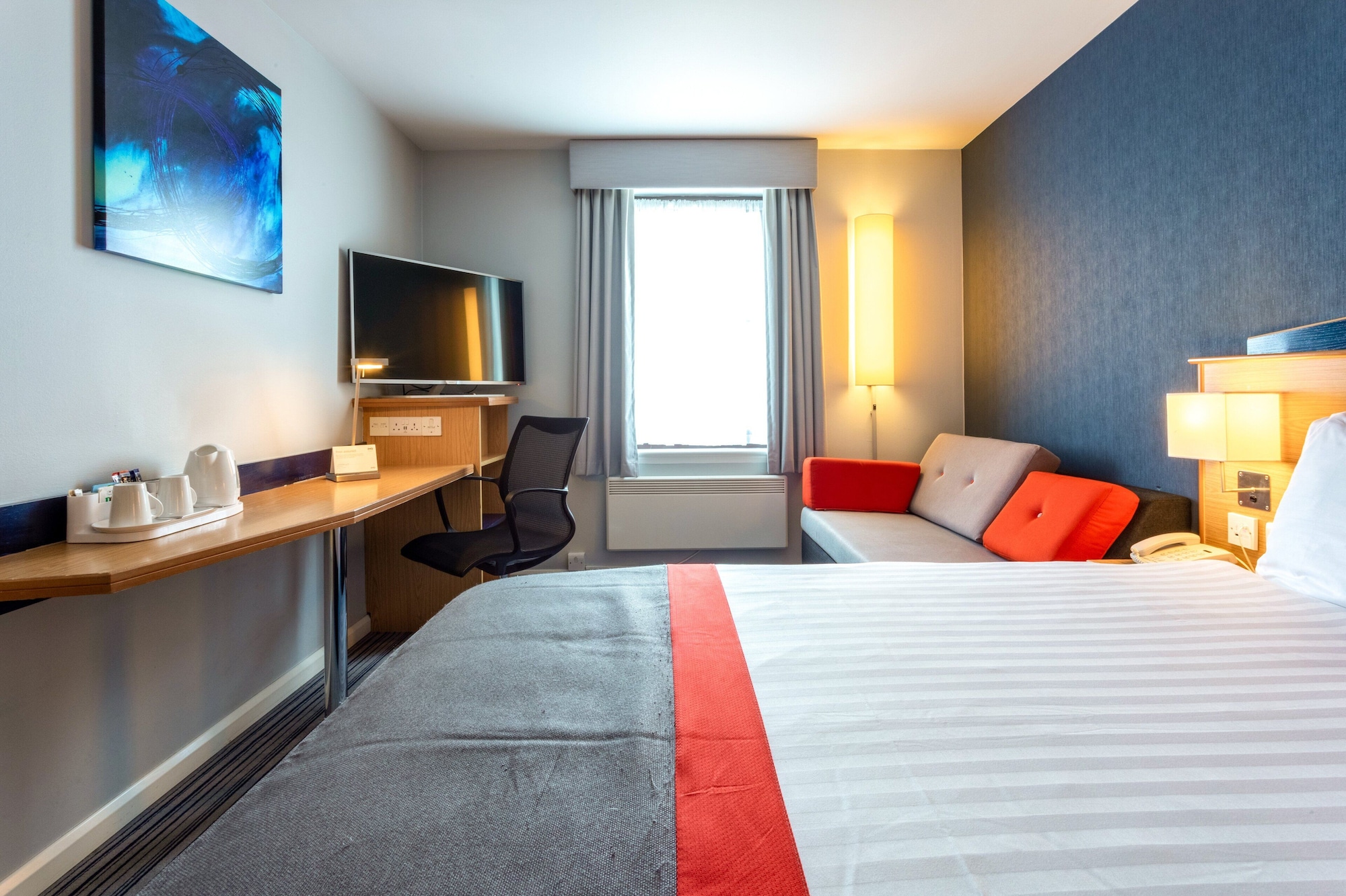 holiday inn express perth by ihg