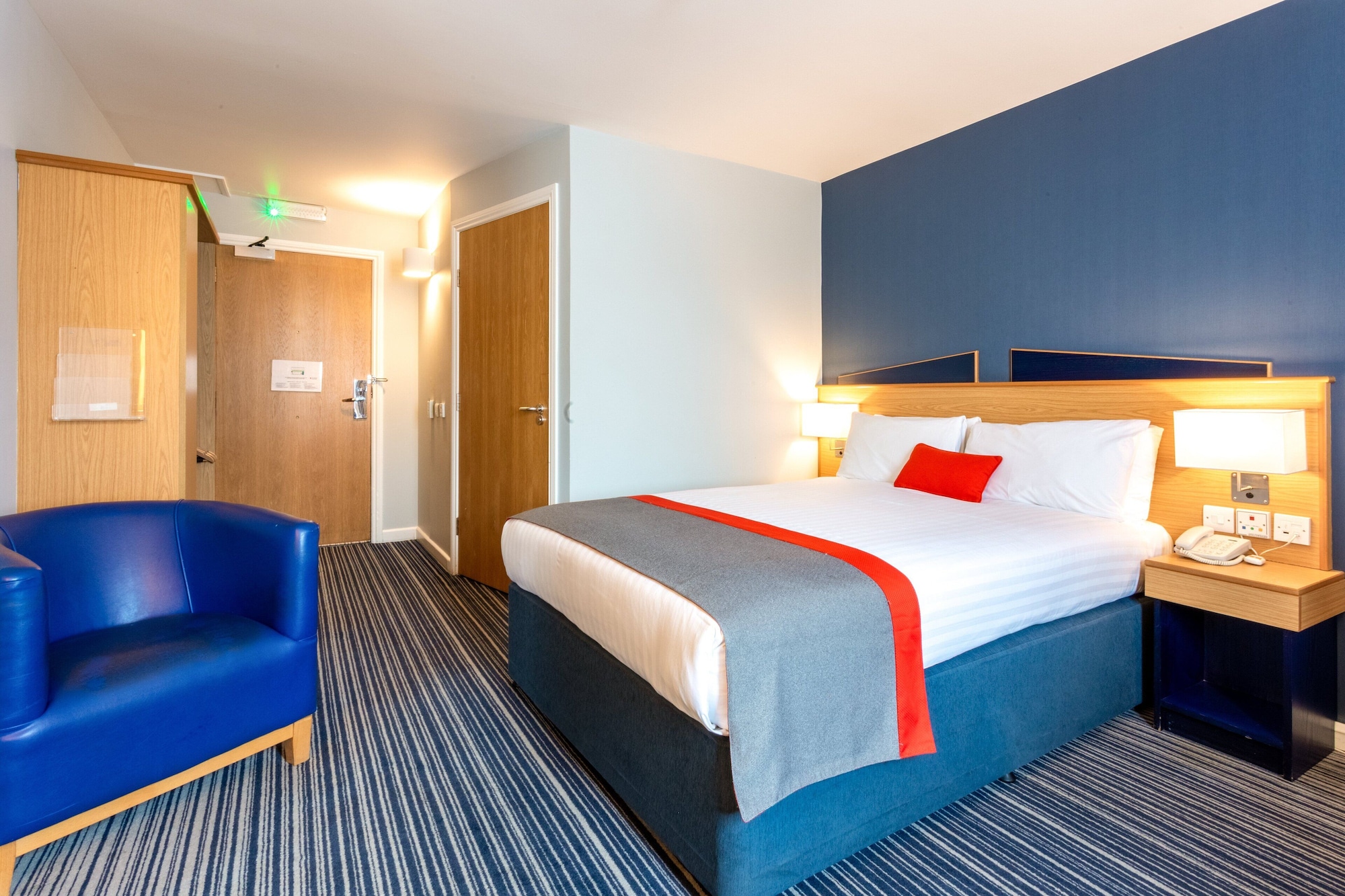 holiday inn express perth by ihg