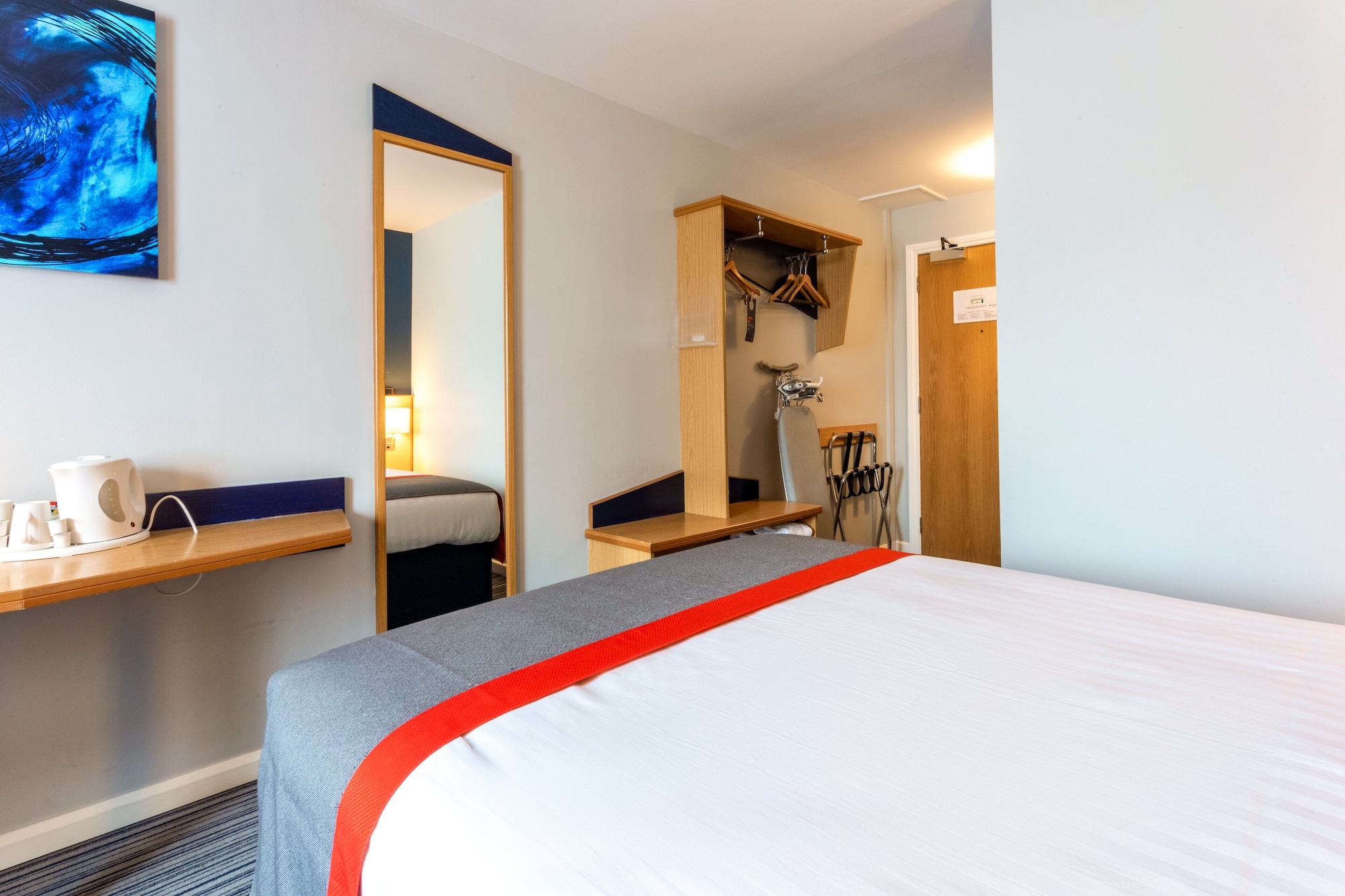 holiday inn express perth by ihg