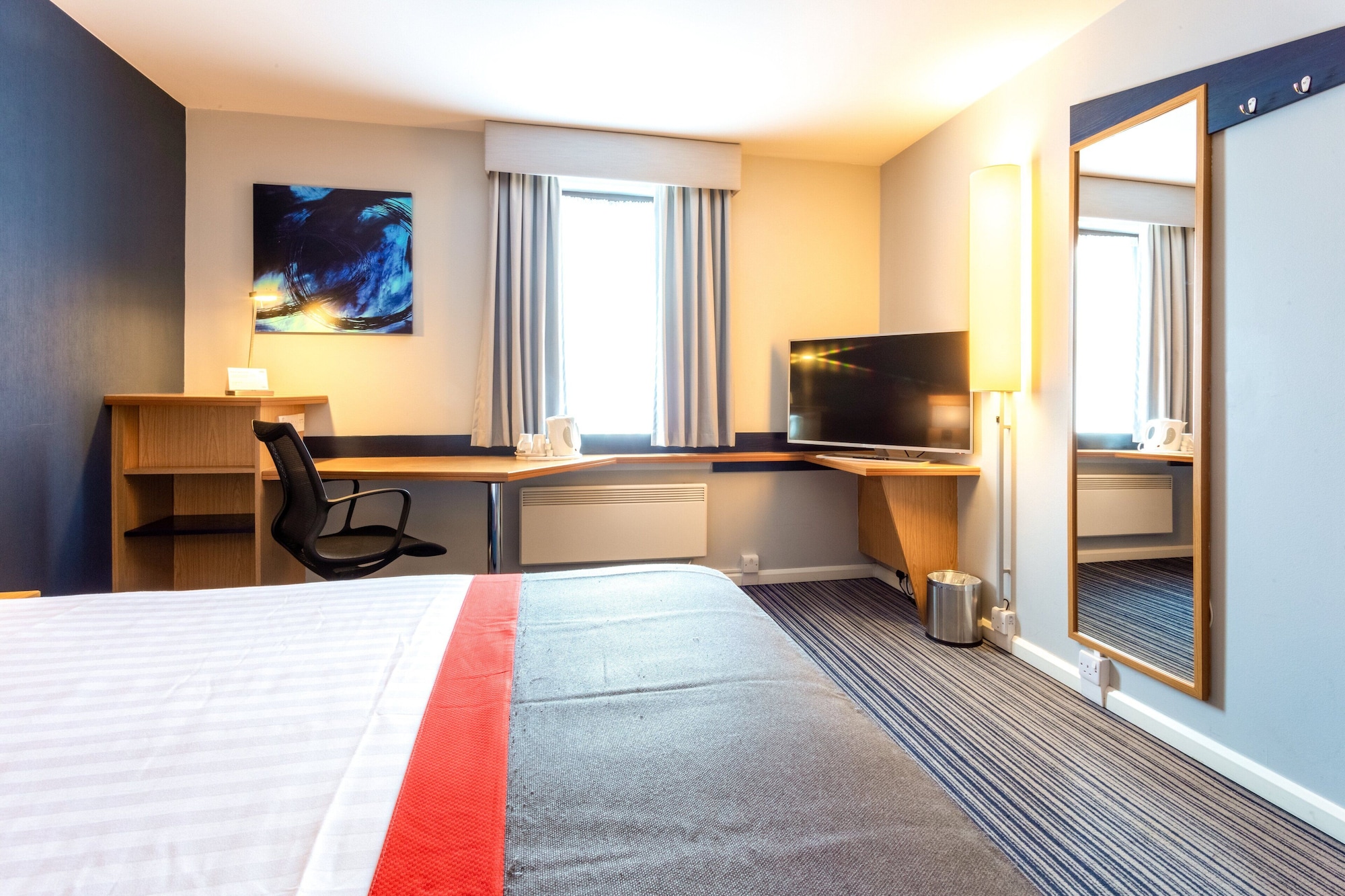 holiday inn express perth by ihg