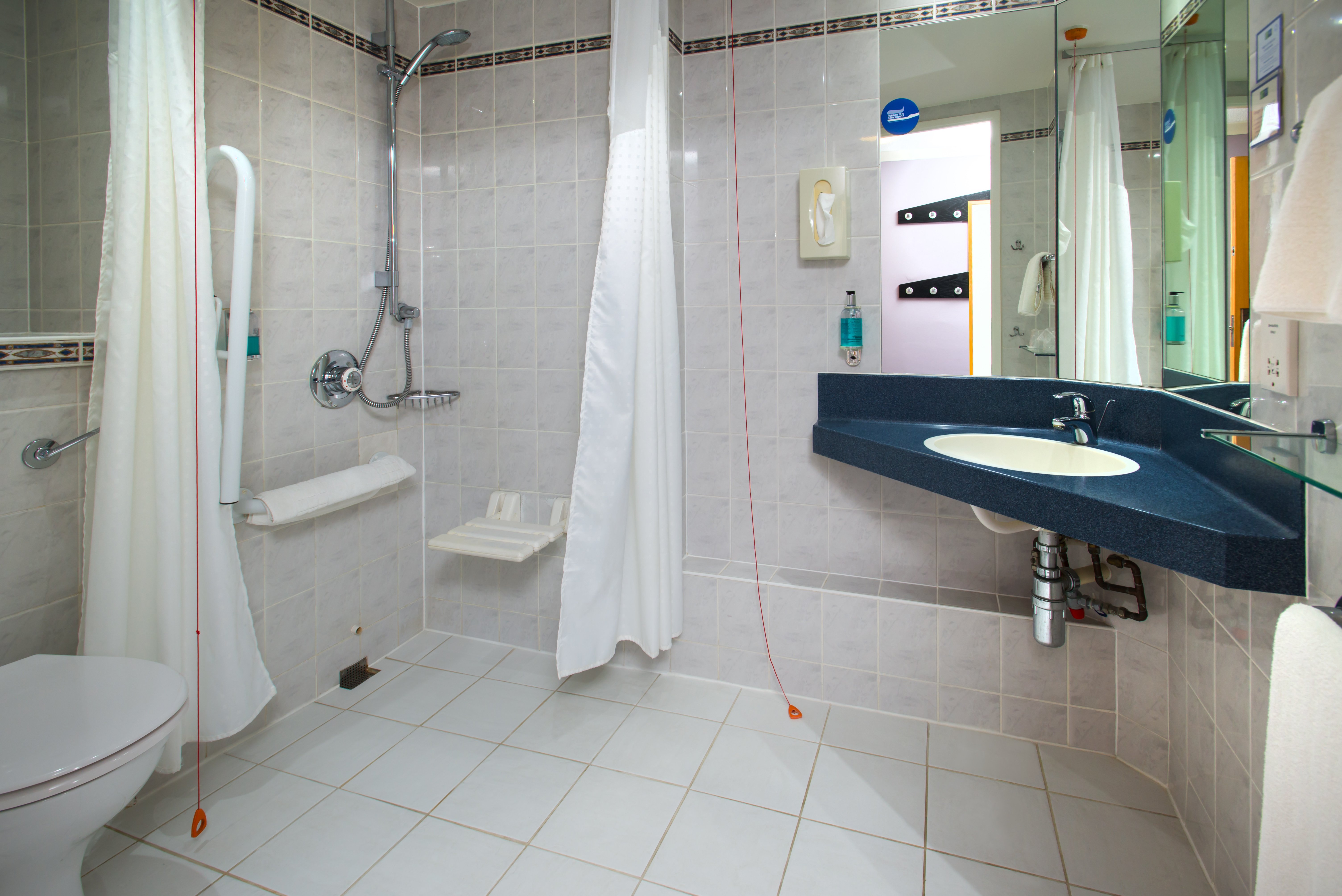 holiday inn express perth by ihg