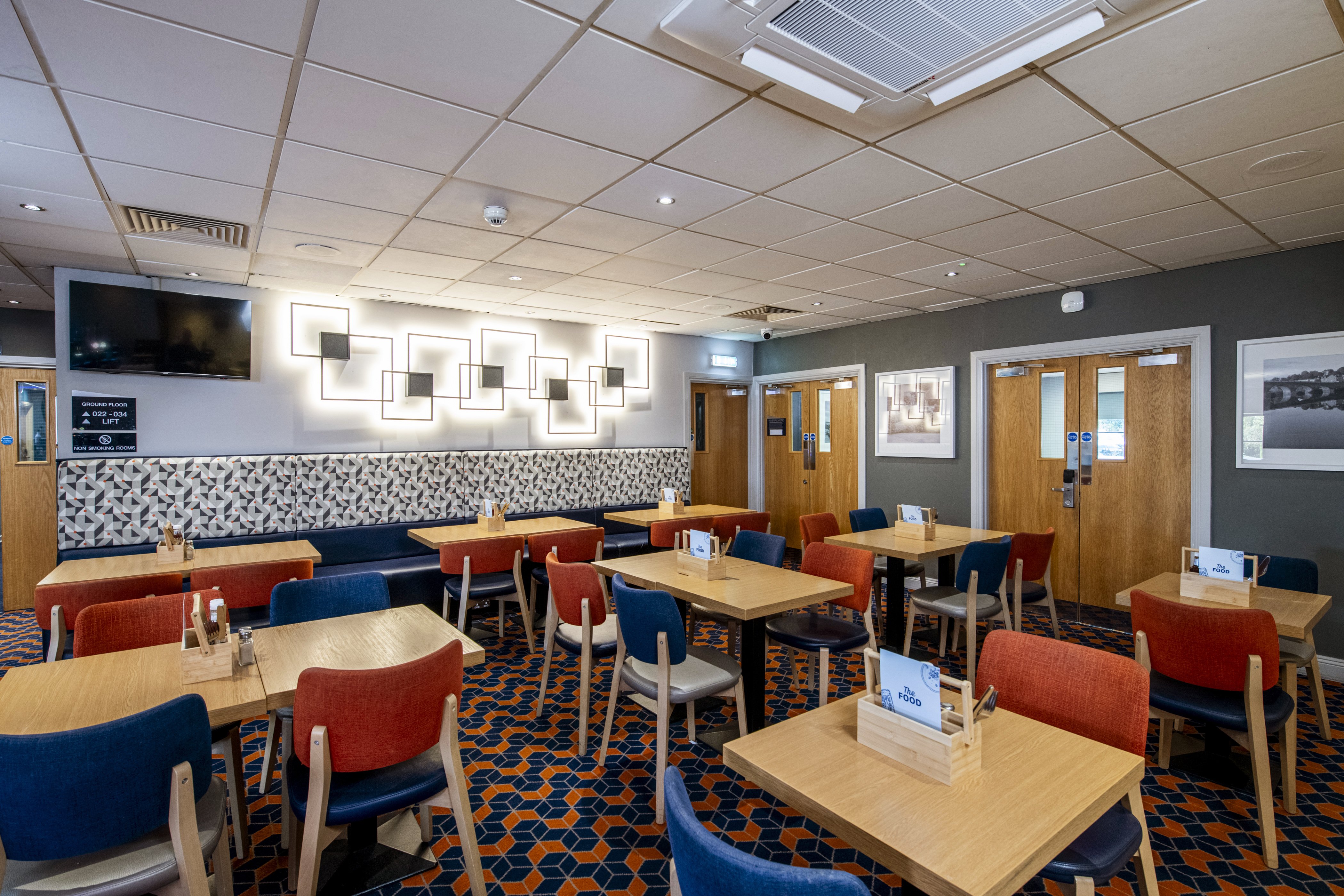 holiday inn express perth by ihg