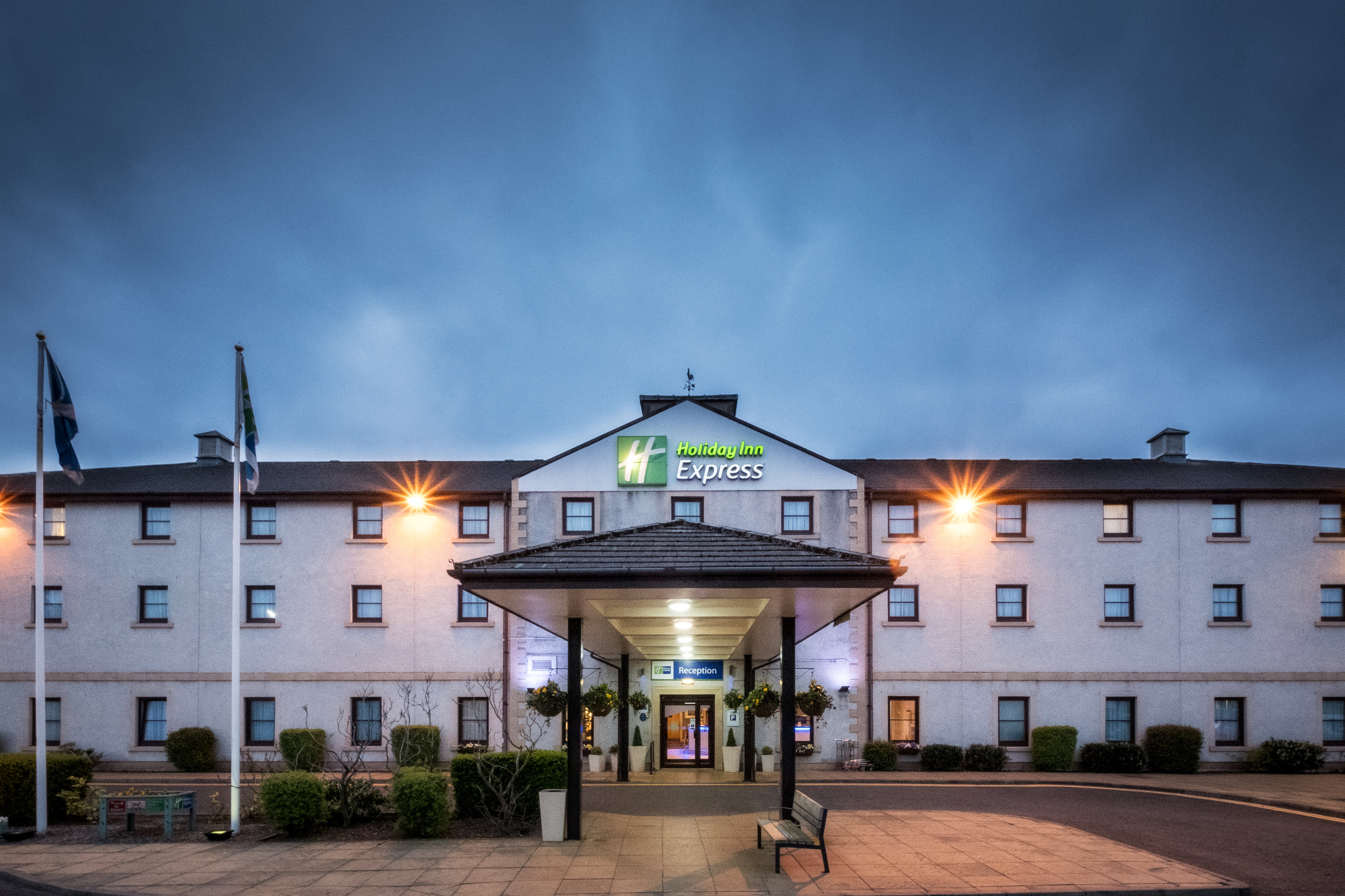 holiday inn express perth by ihg