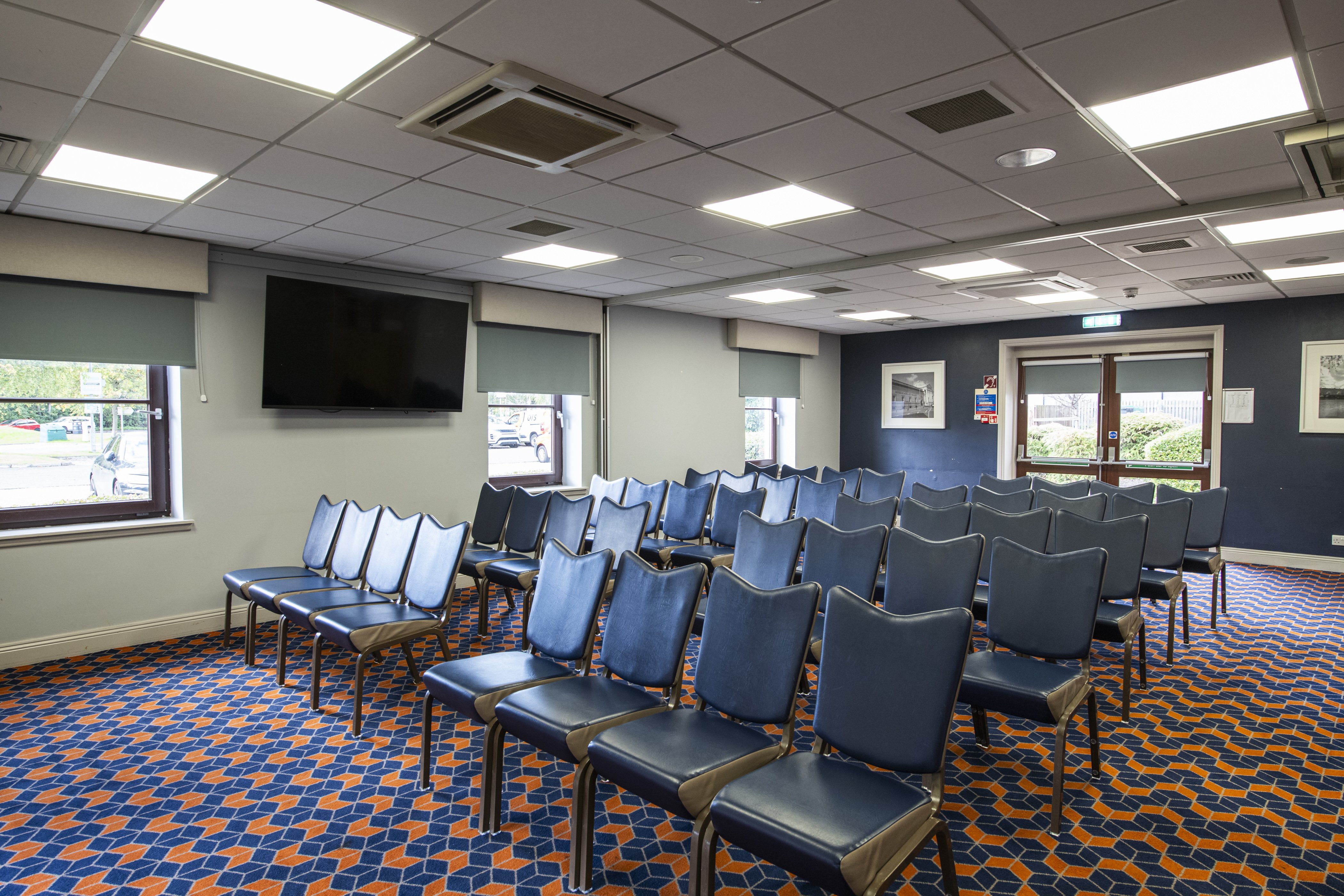 holiday inn express perth by ihg