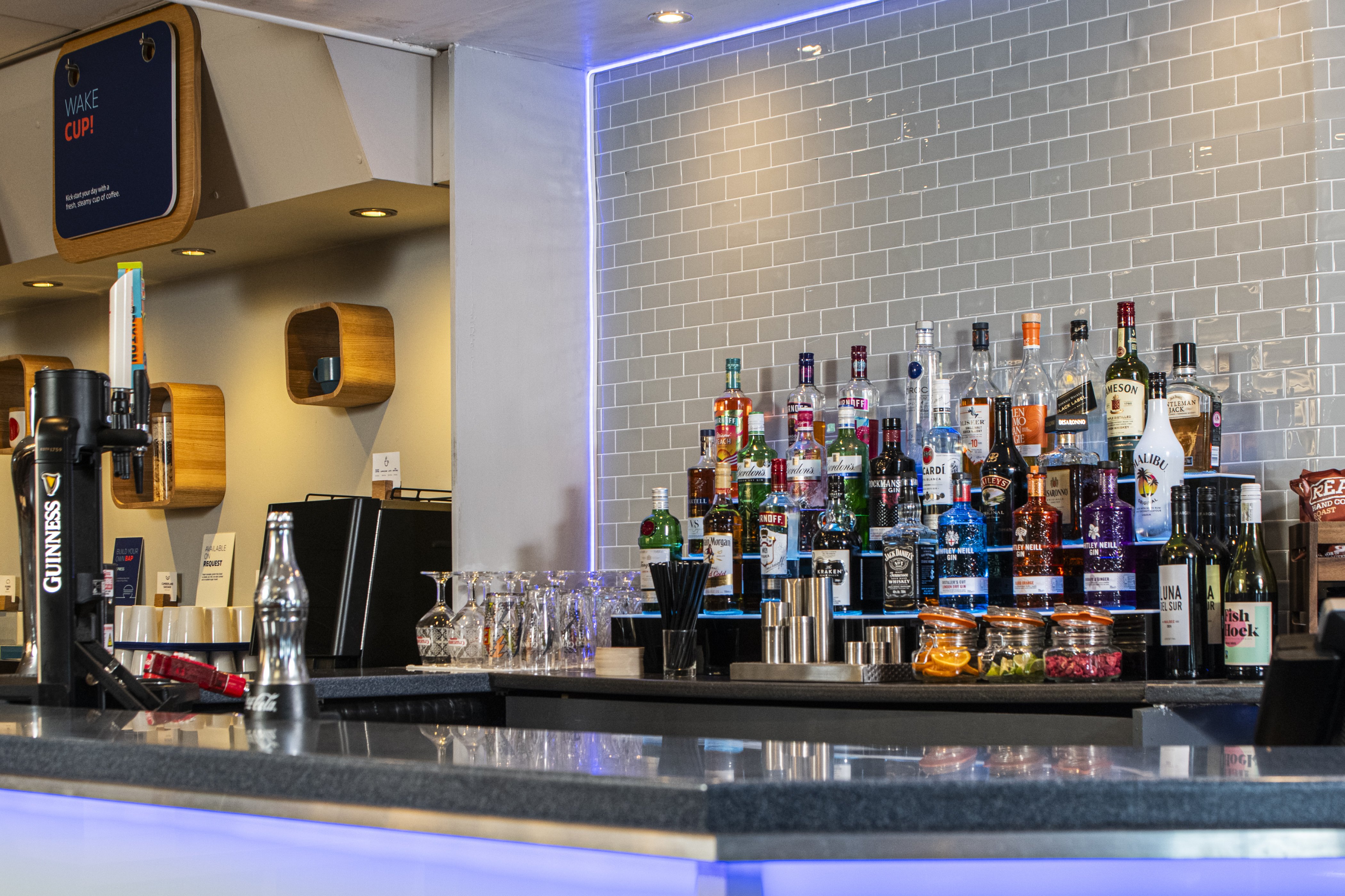 holiday inn express perth by ihg
