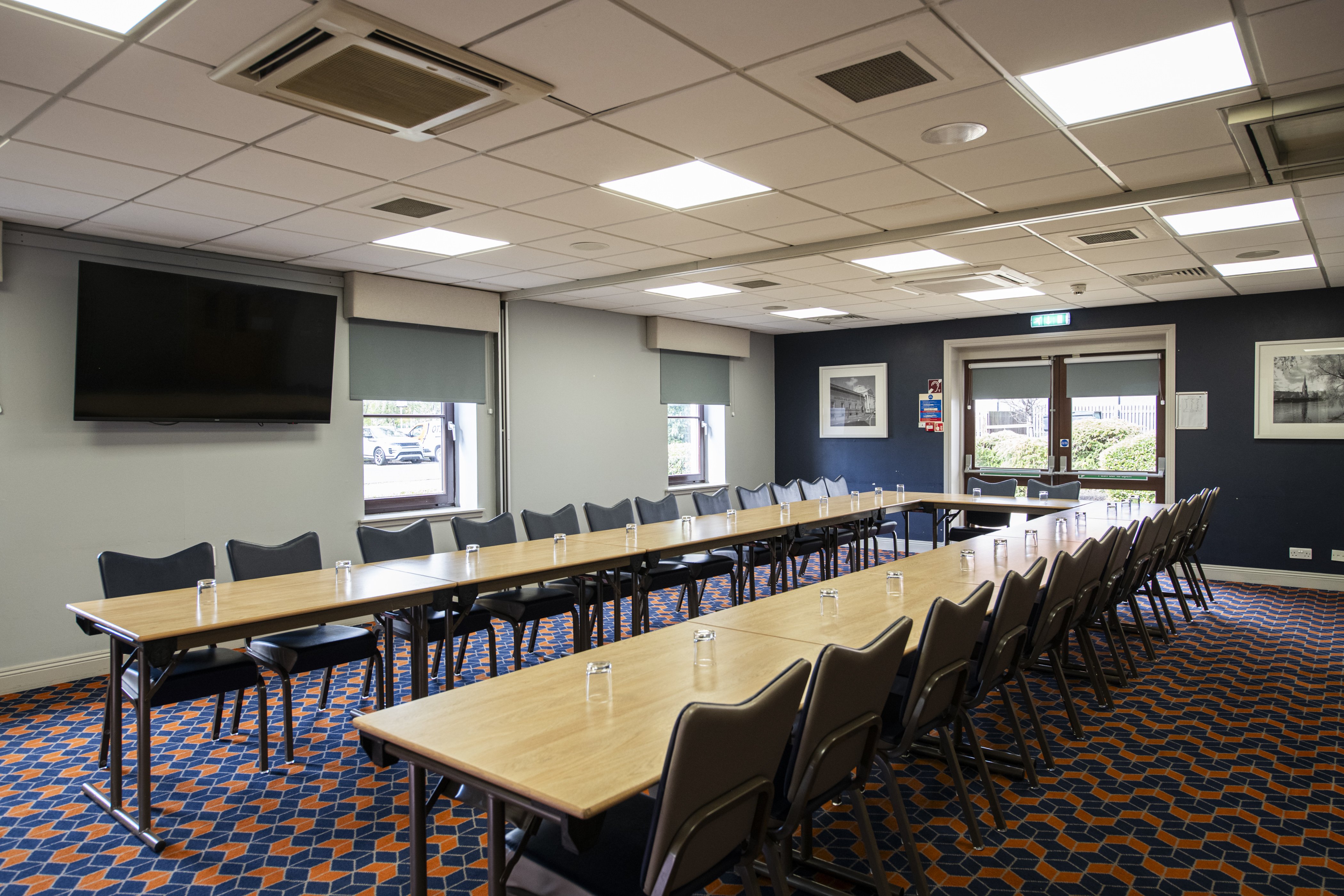 holiday inn express perth by ihg