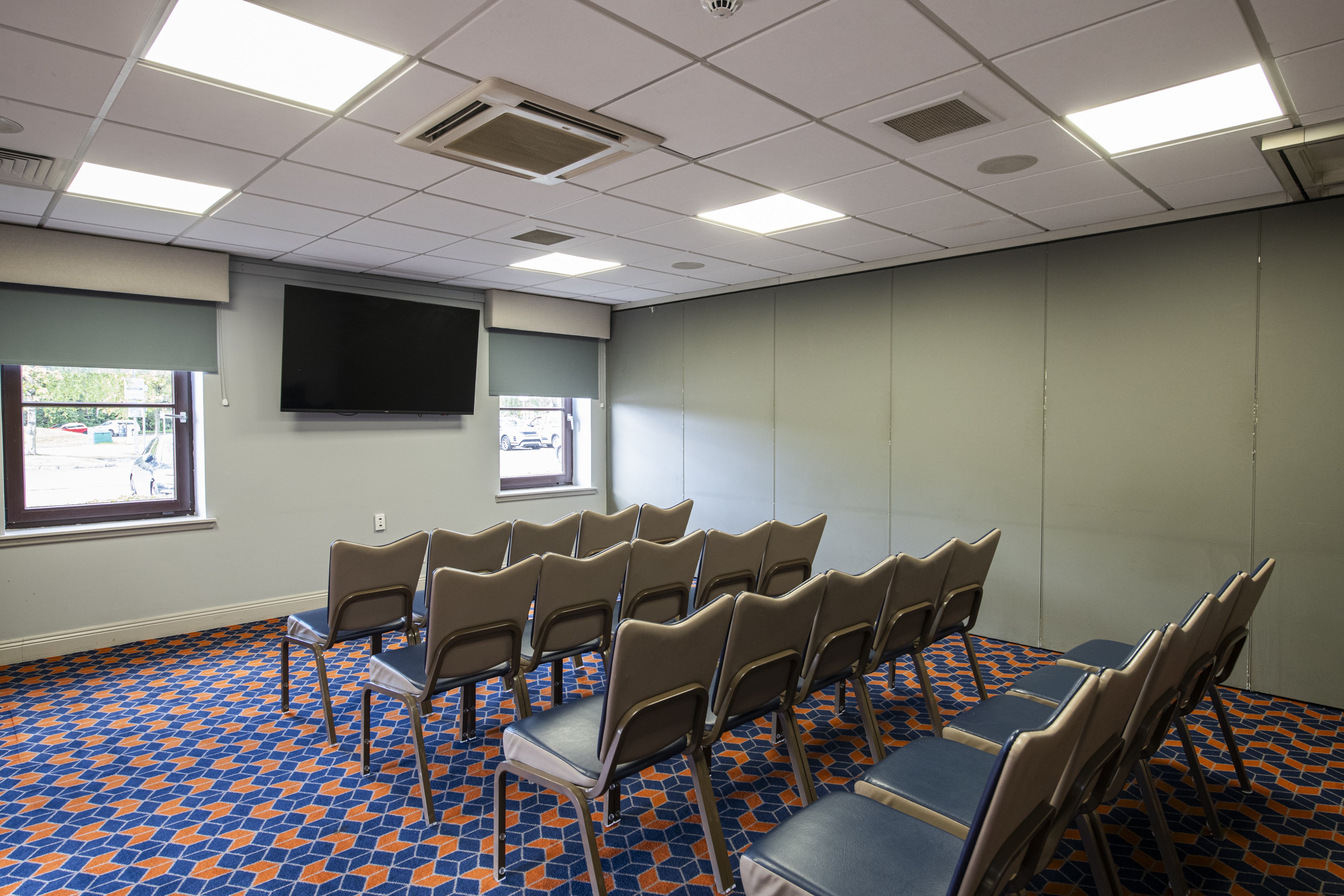 holiday inn express perth by ihg