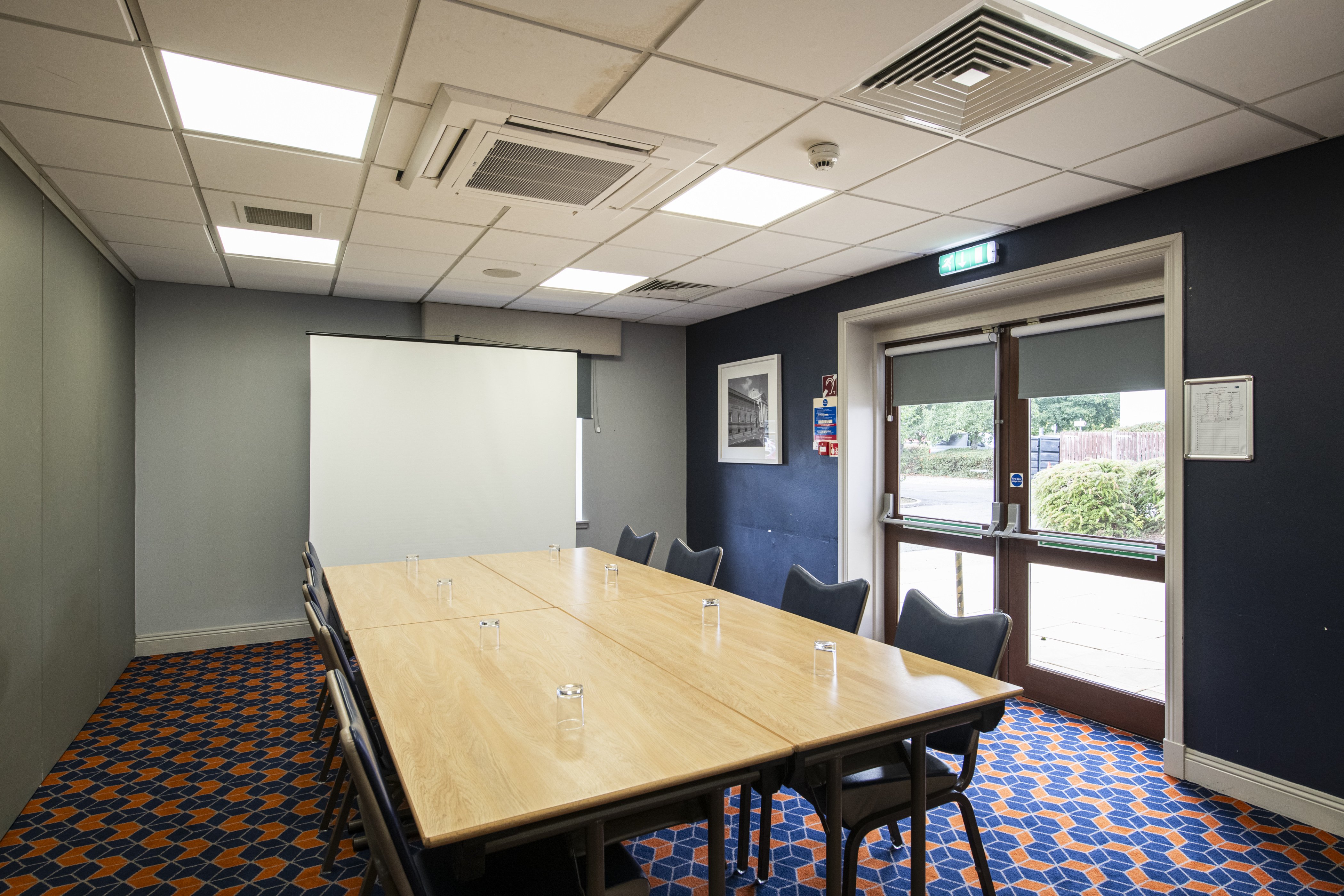 holiday inn express perth by ihg