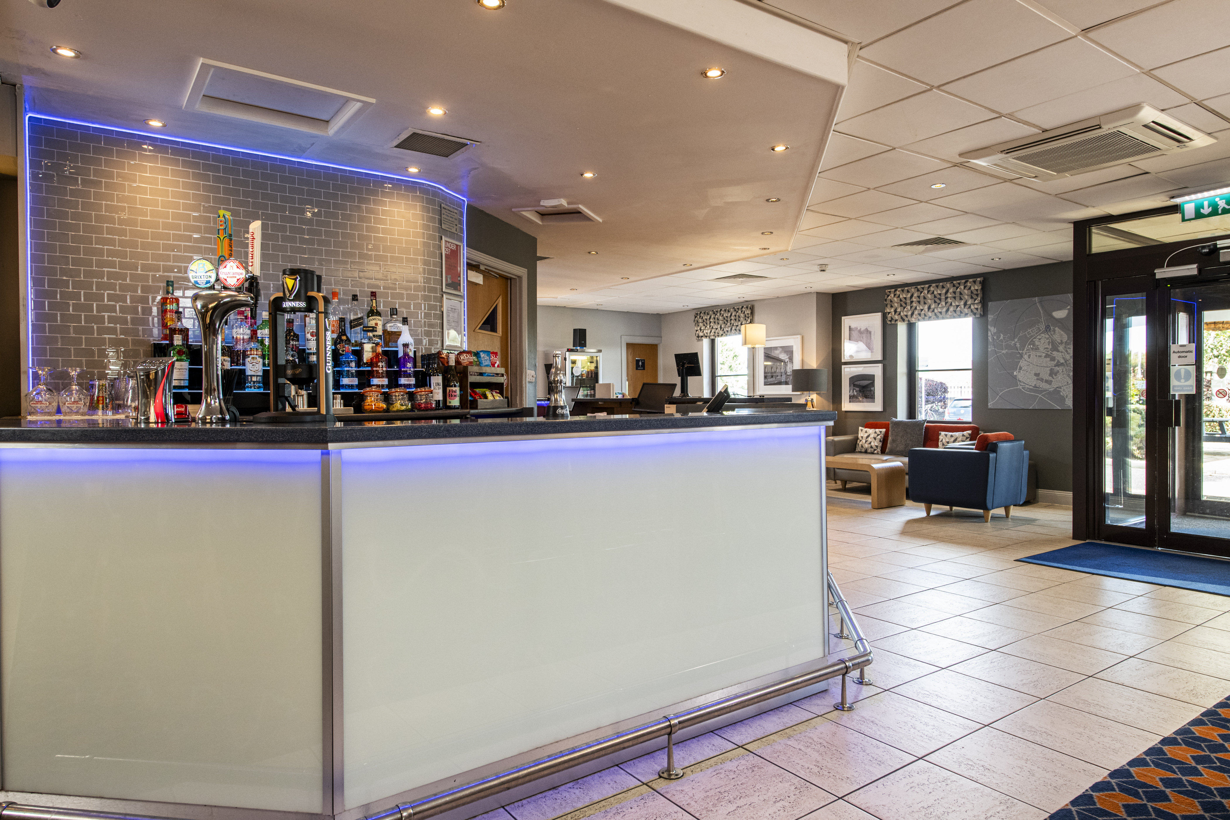 holiday inn express perth by ihg