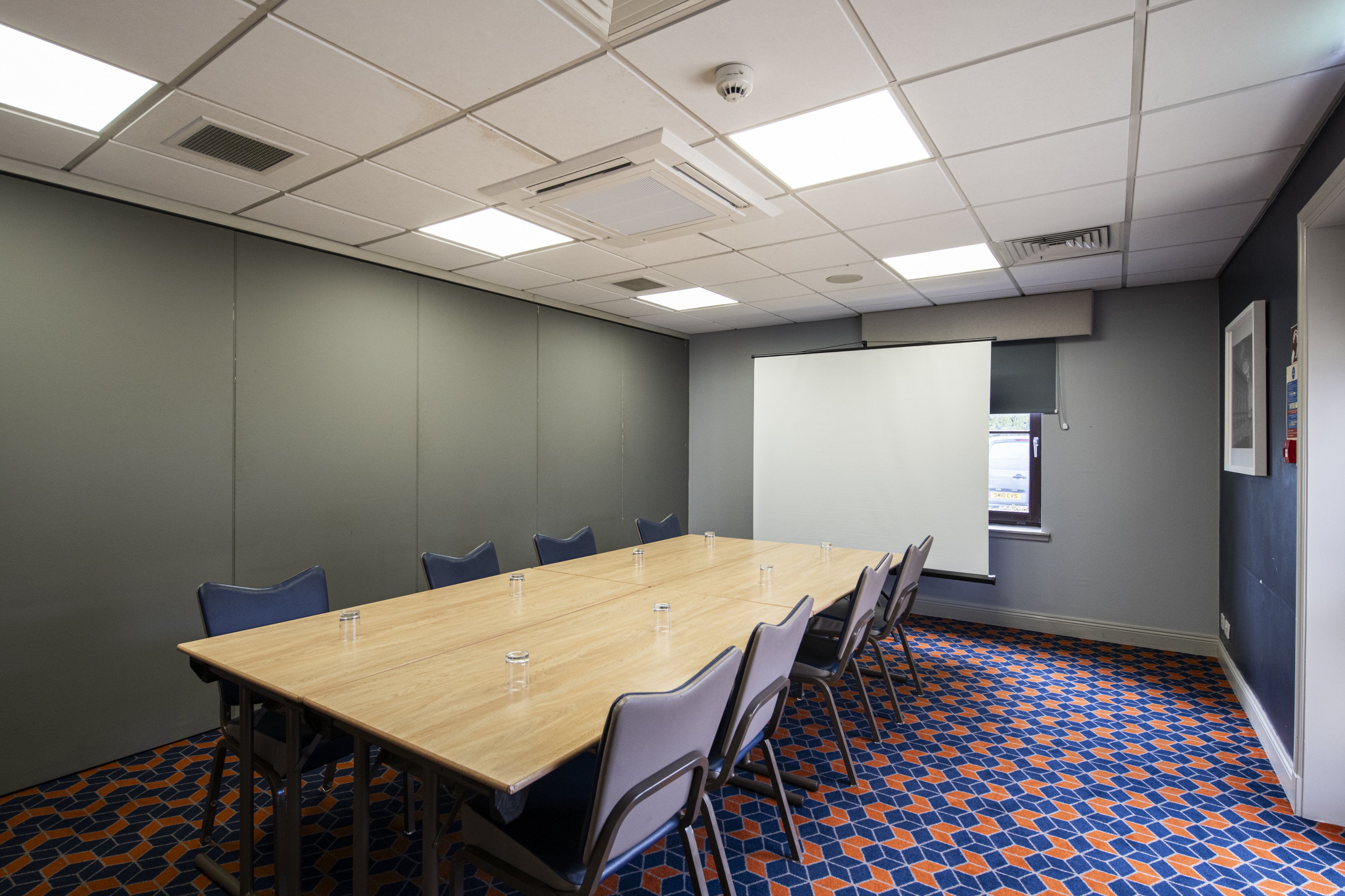 holiday inn express perth by ihg