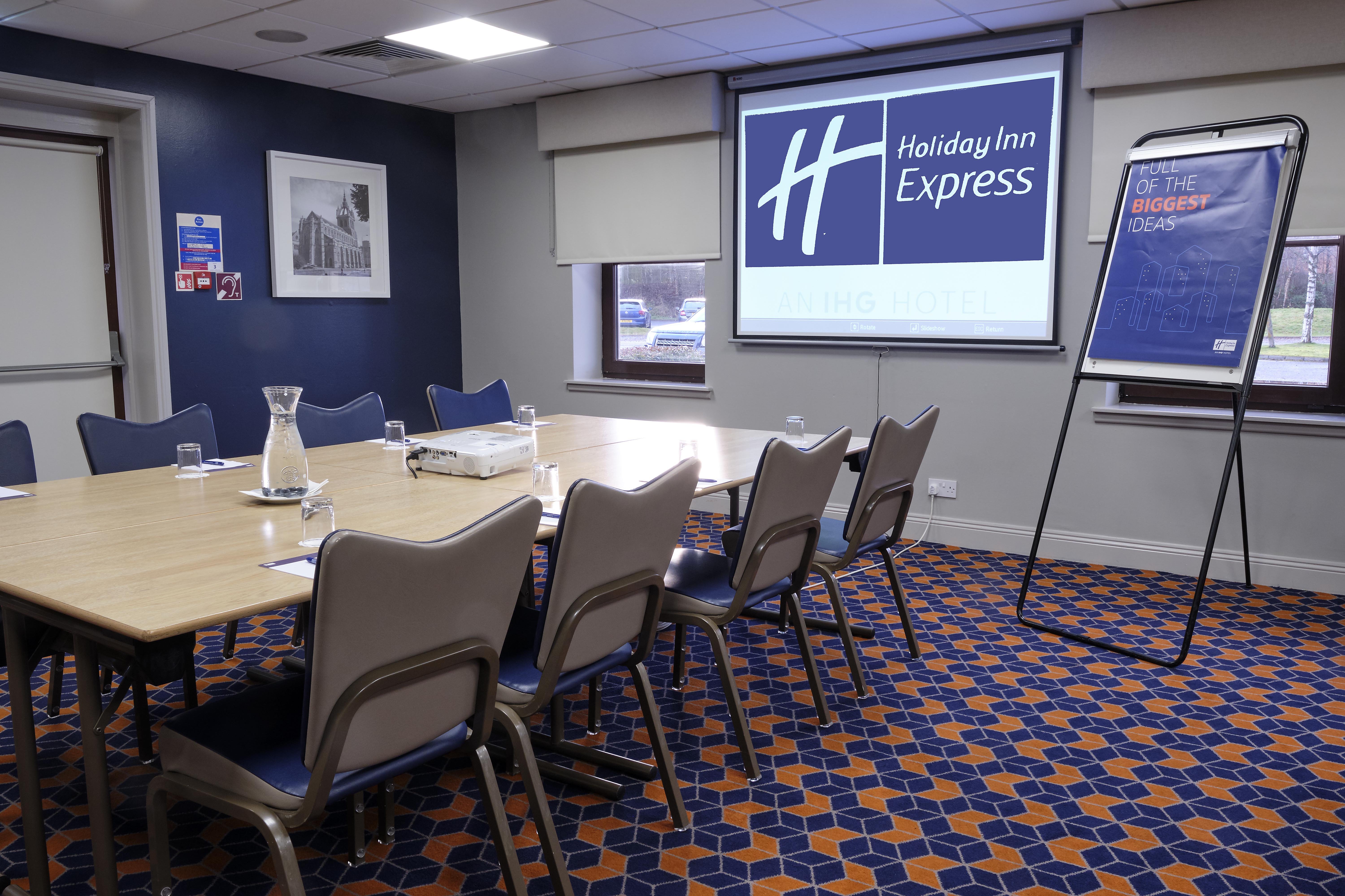 holiday inn express perth by ihg