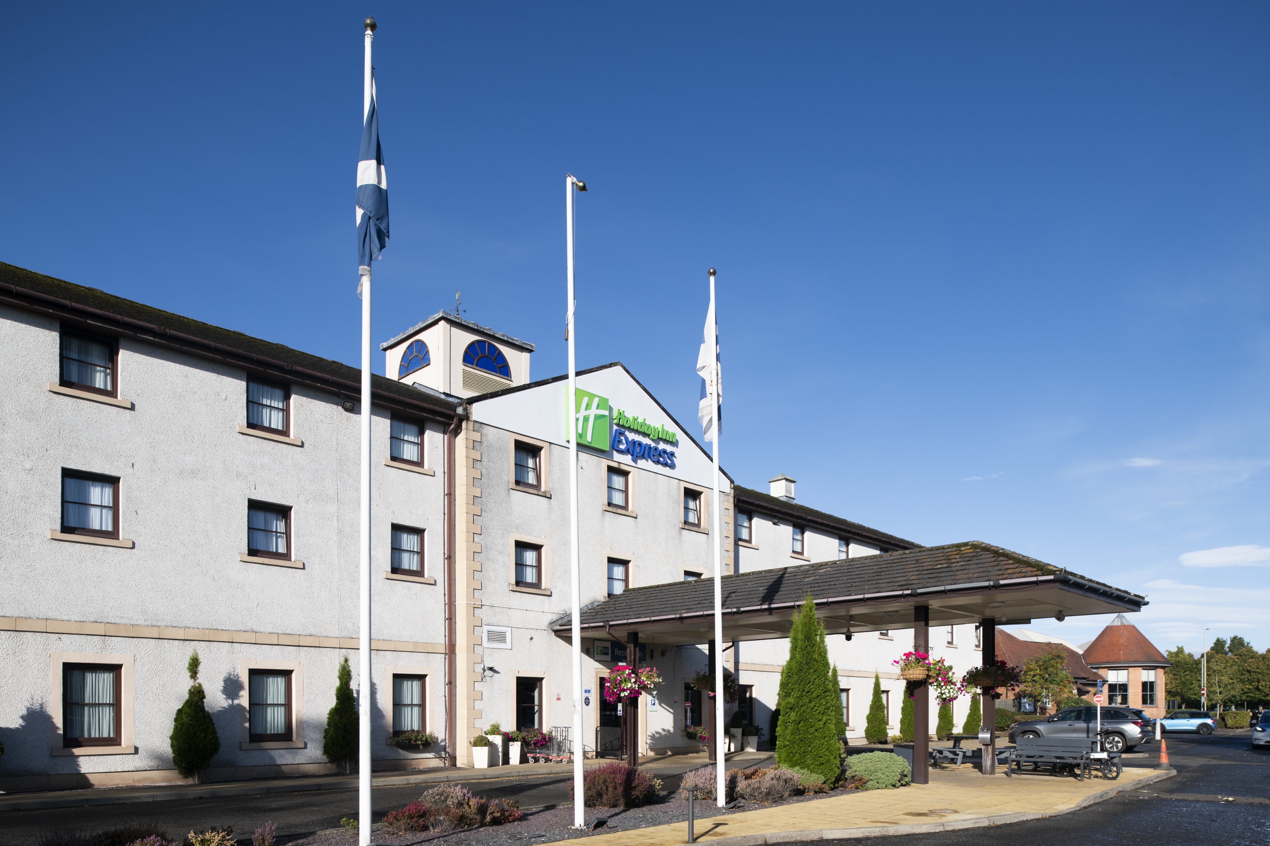 holiday inn express perth by ihg