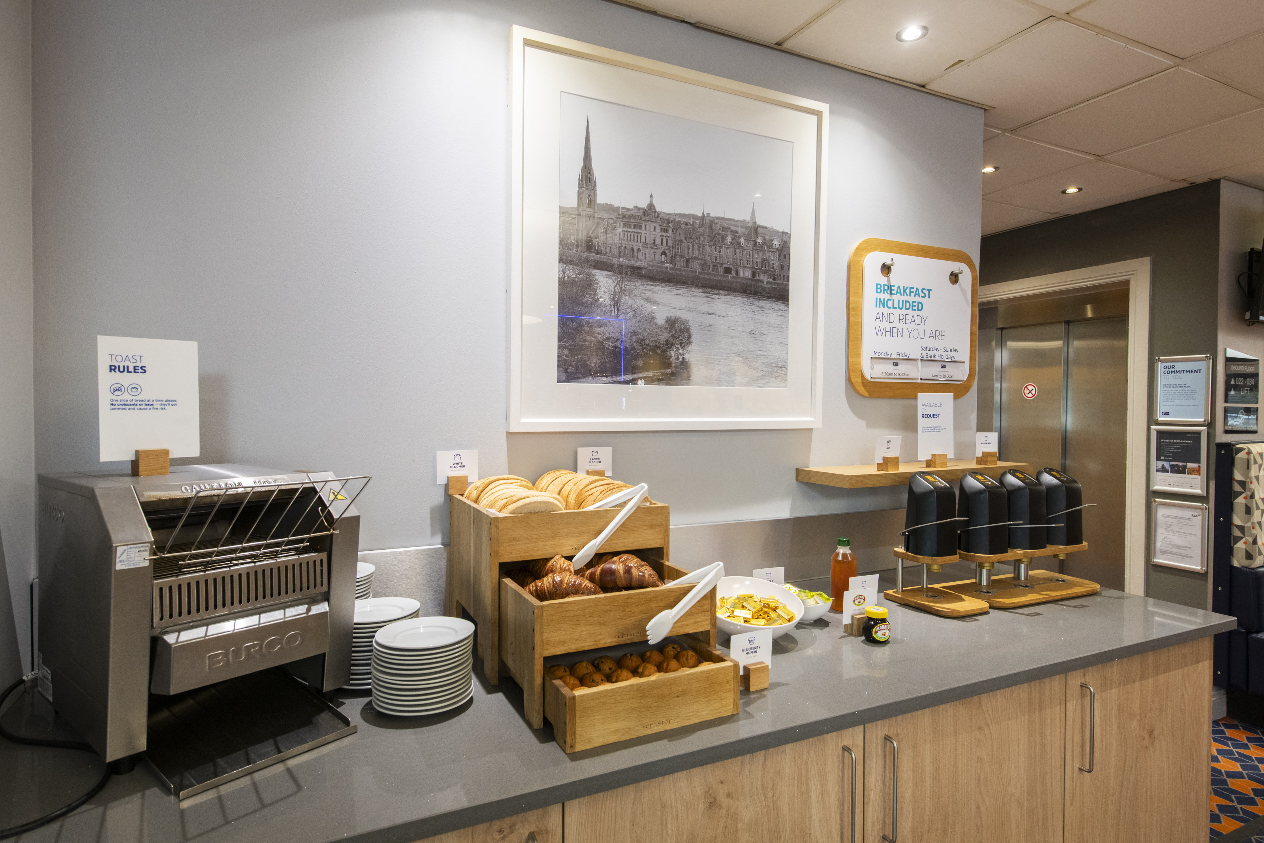 holiday inn express perth by ihg