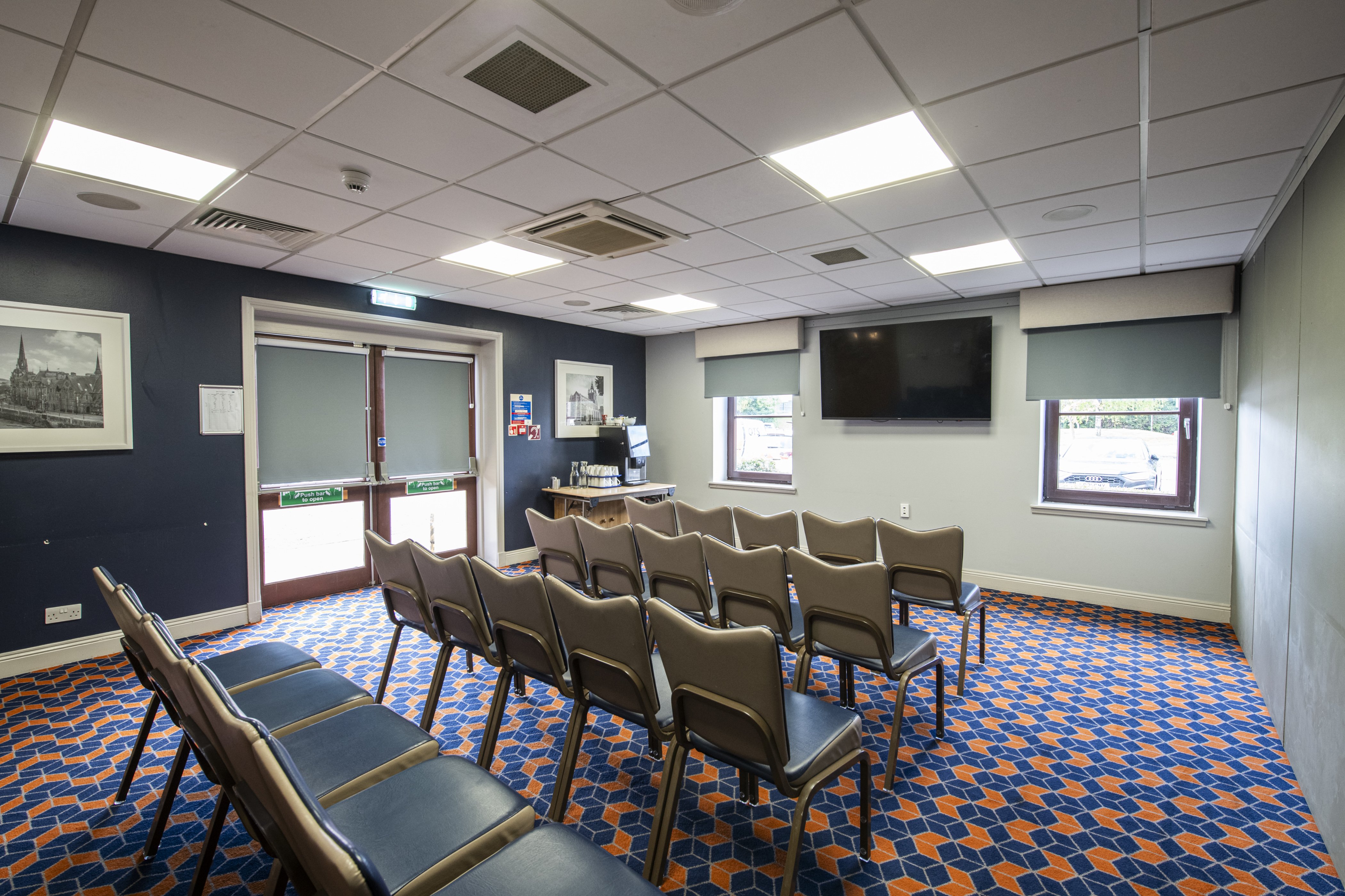 holiday inn express perth by ihg