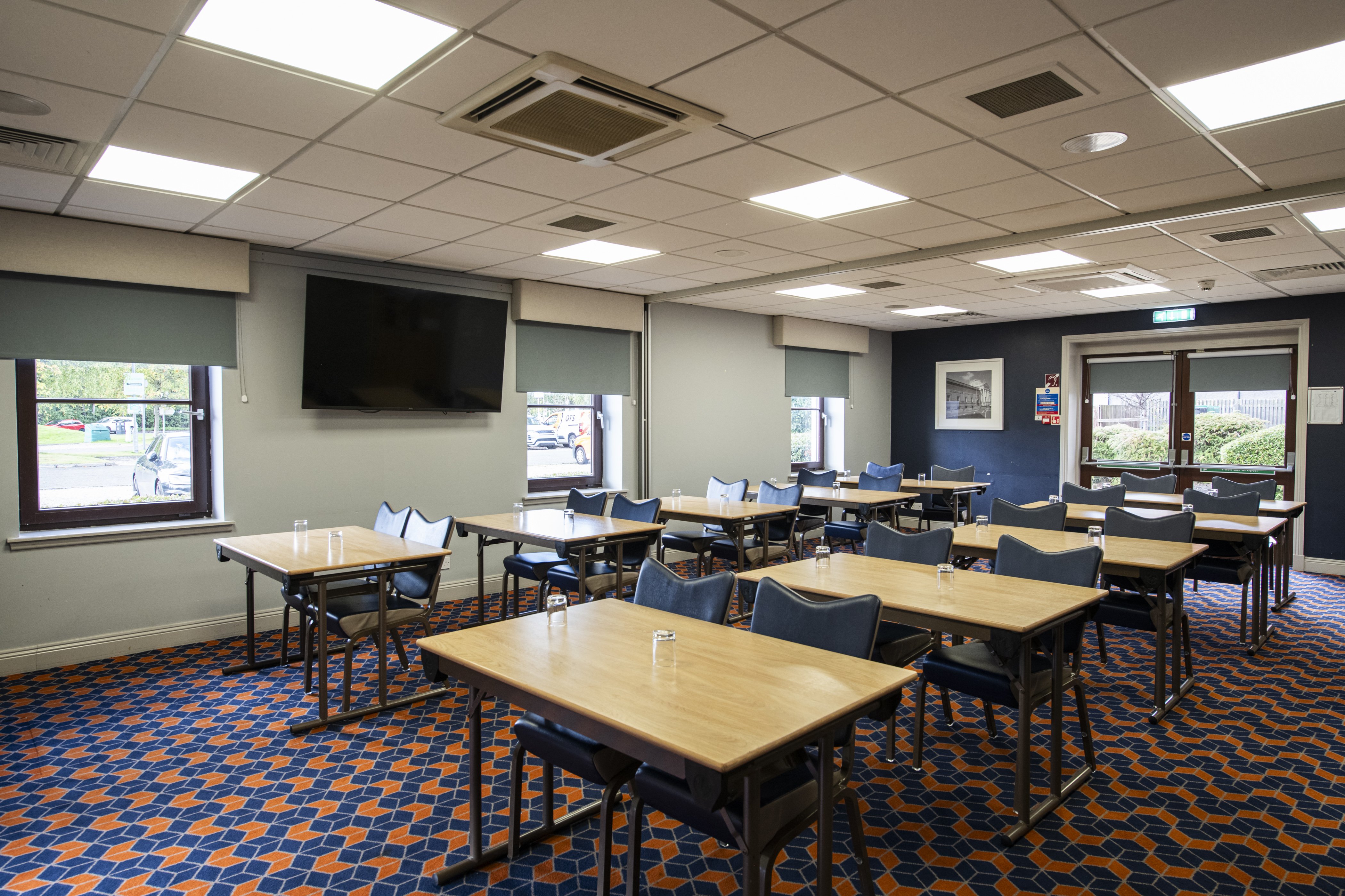 holiday inn express perth by ihg