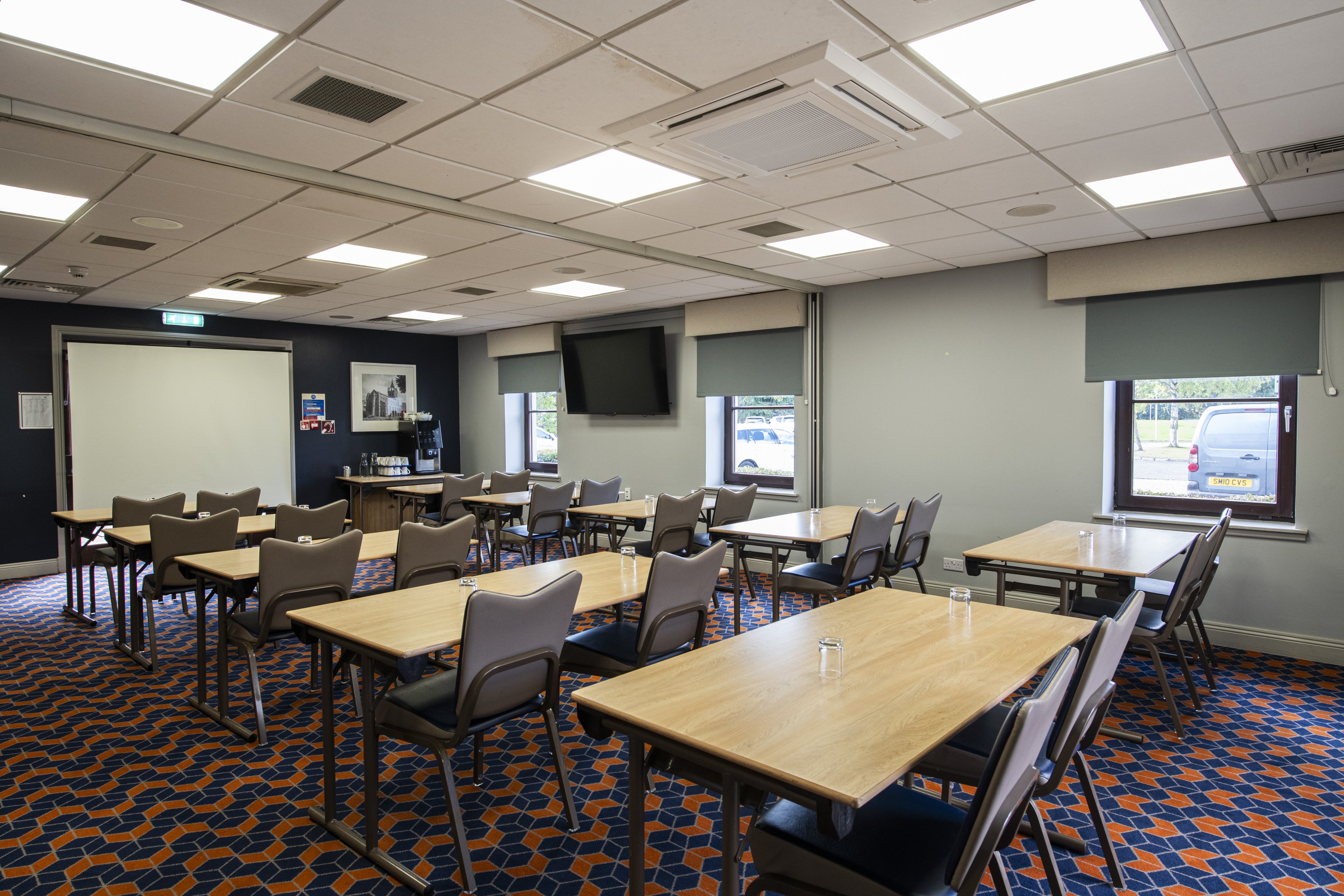 holiday inn express perth by ihg