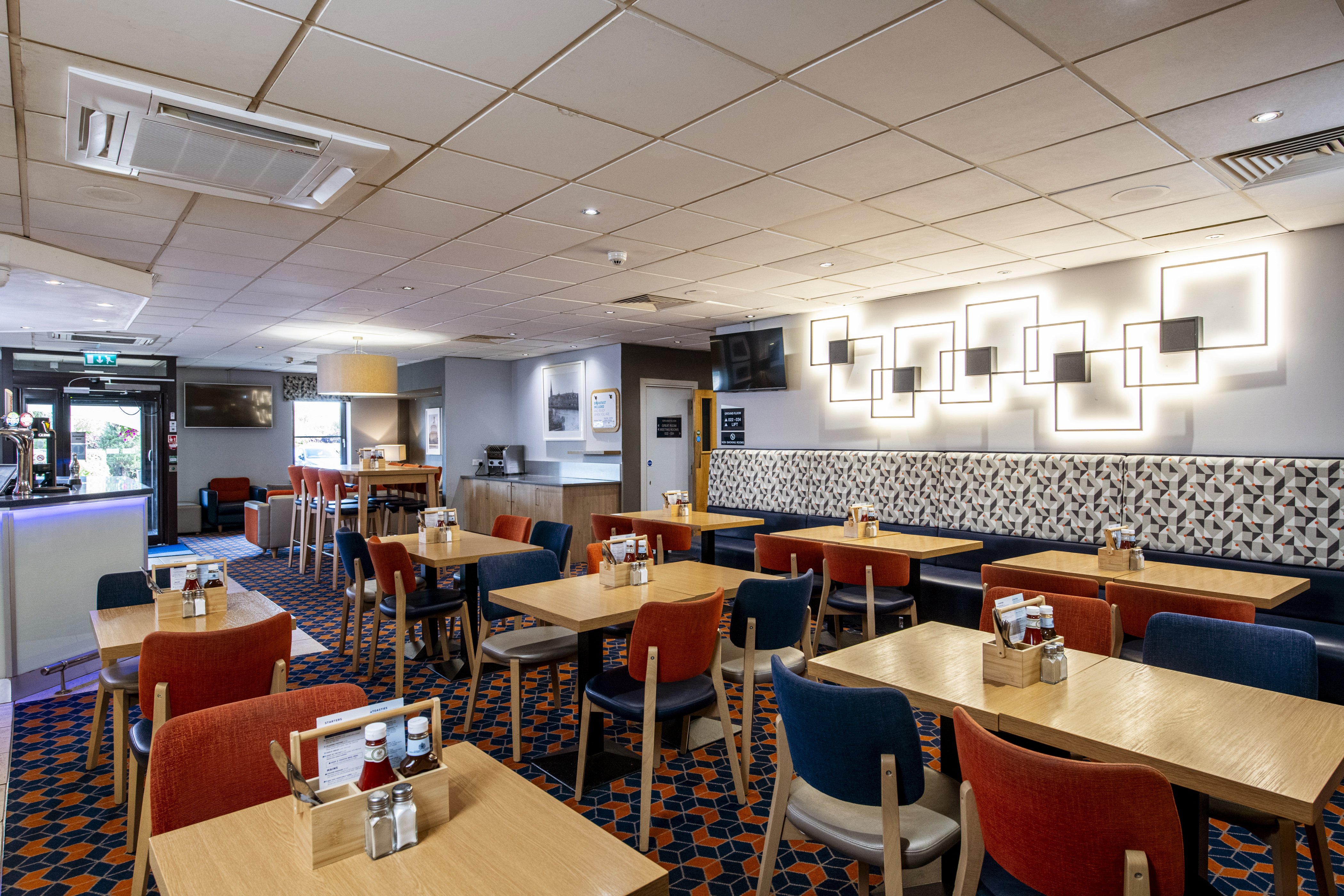holiday inn express perth by ihg