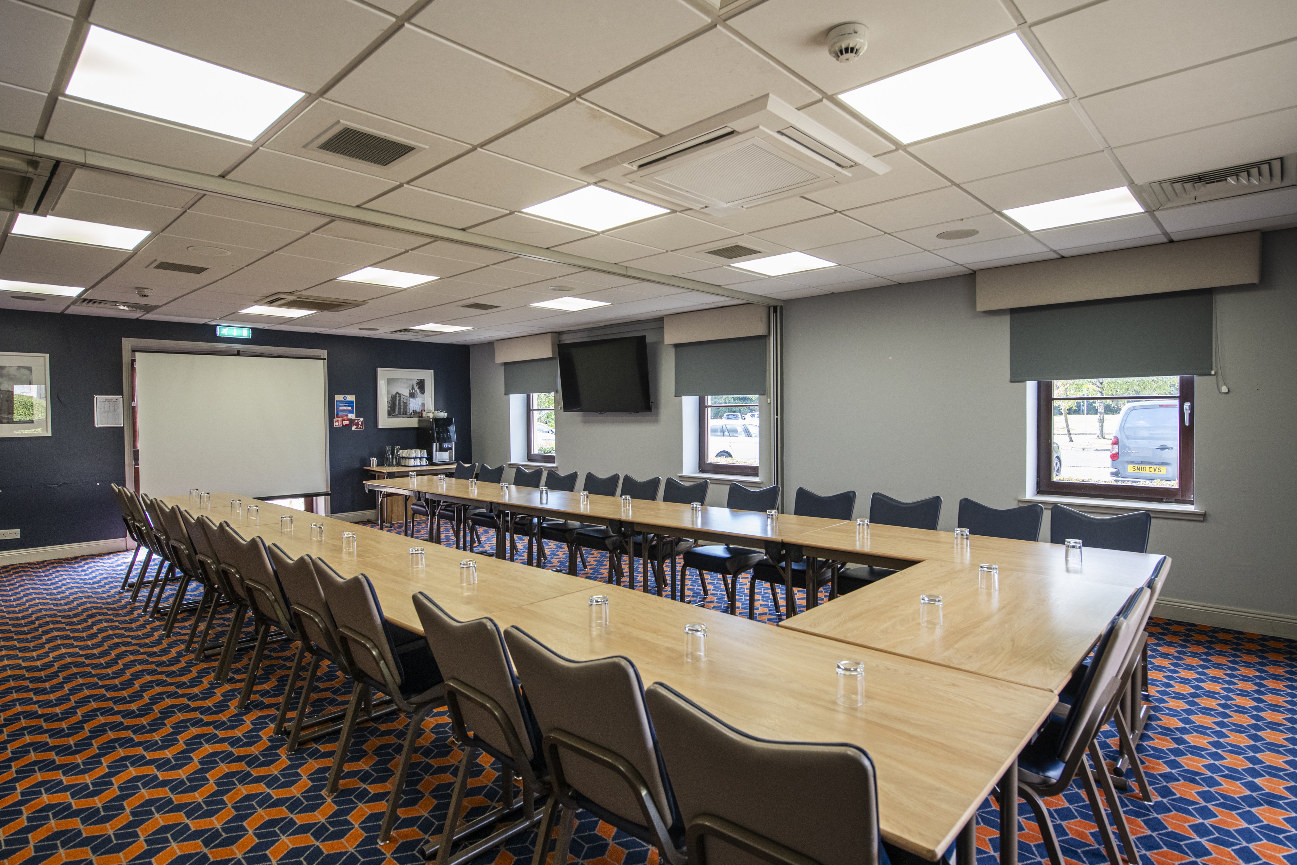 holiday inn express perth by ihg