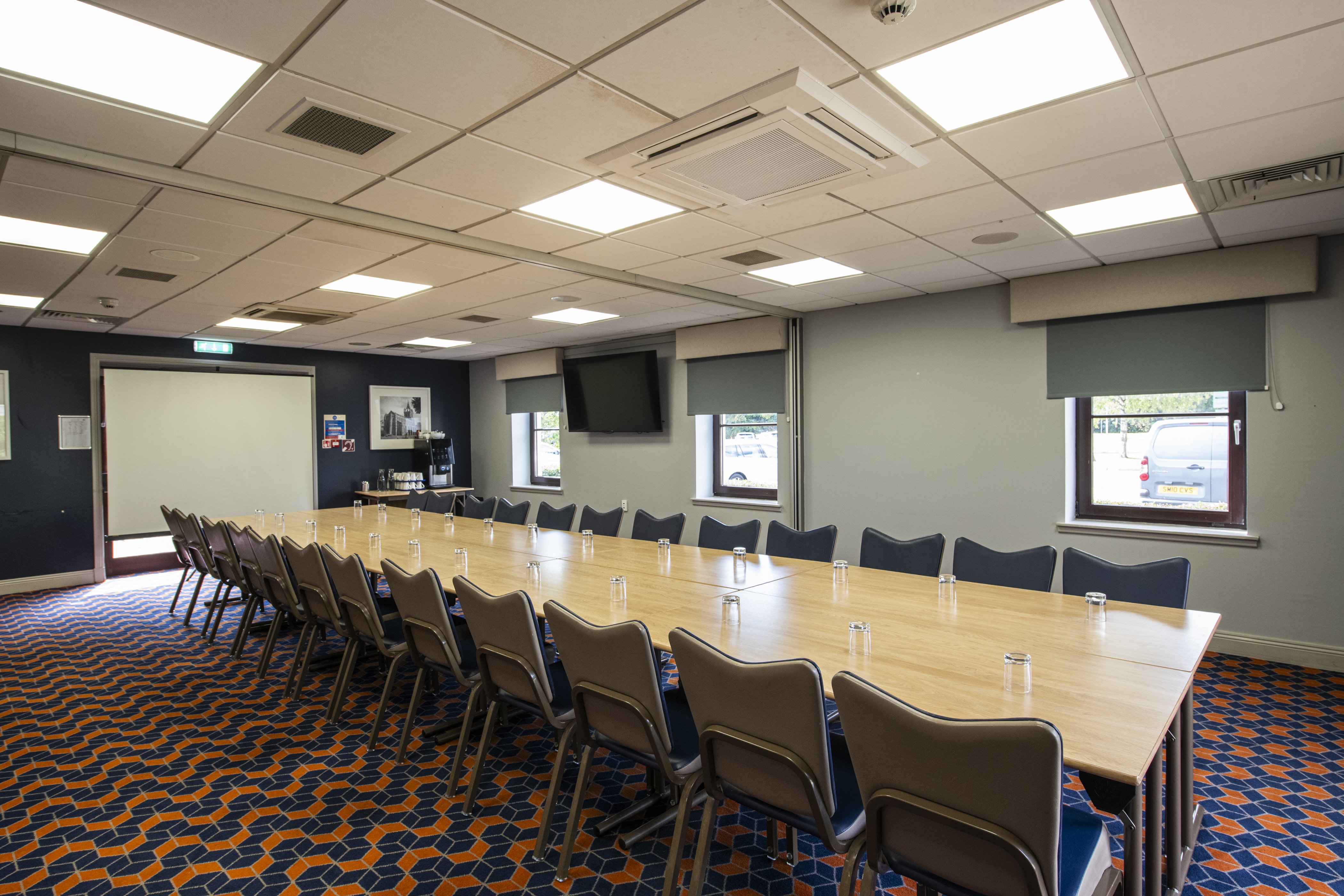 holiday inn express perth by ihg