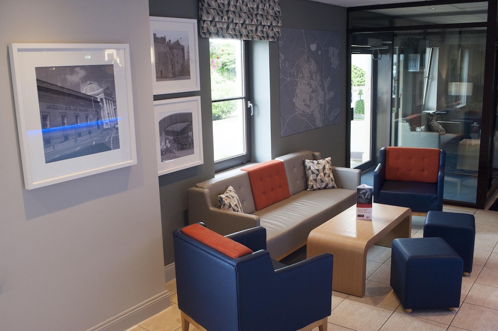holiday inn express perth by ihg