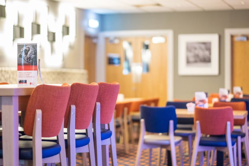 holiday inn express perth by ihg