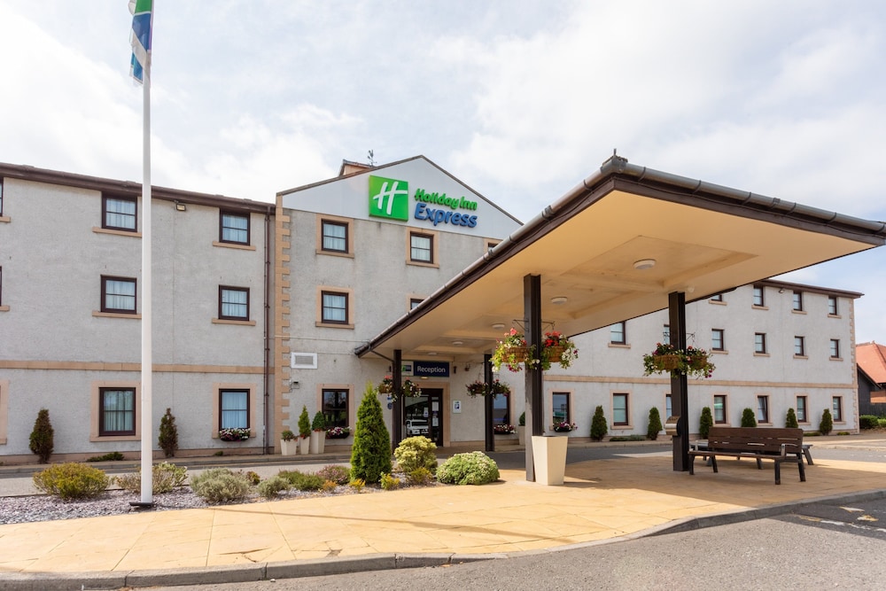 holiday inn express perth by ihg