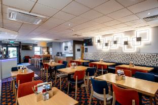 holiday inn express perth by ihg