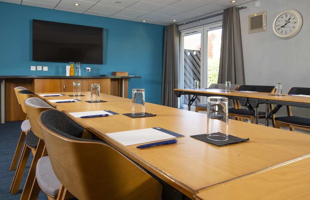 holiday inn express peterborough by ihg