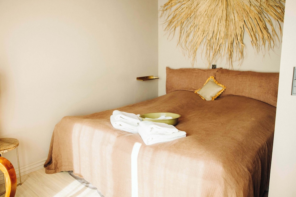 the falcon hotel