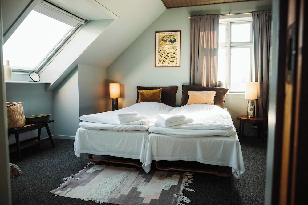 the falcon hotel