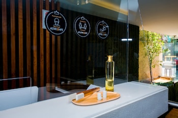 flowsuites condesa adults only