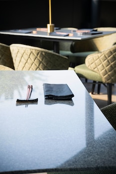 flowsuites condesa adults only