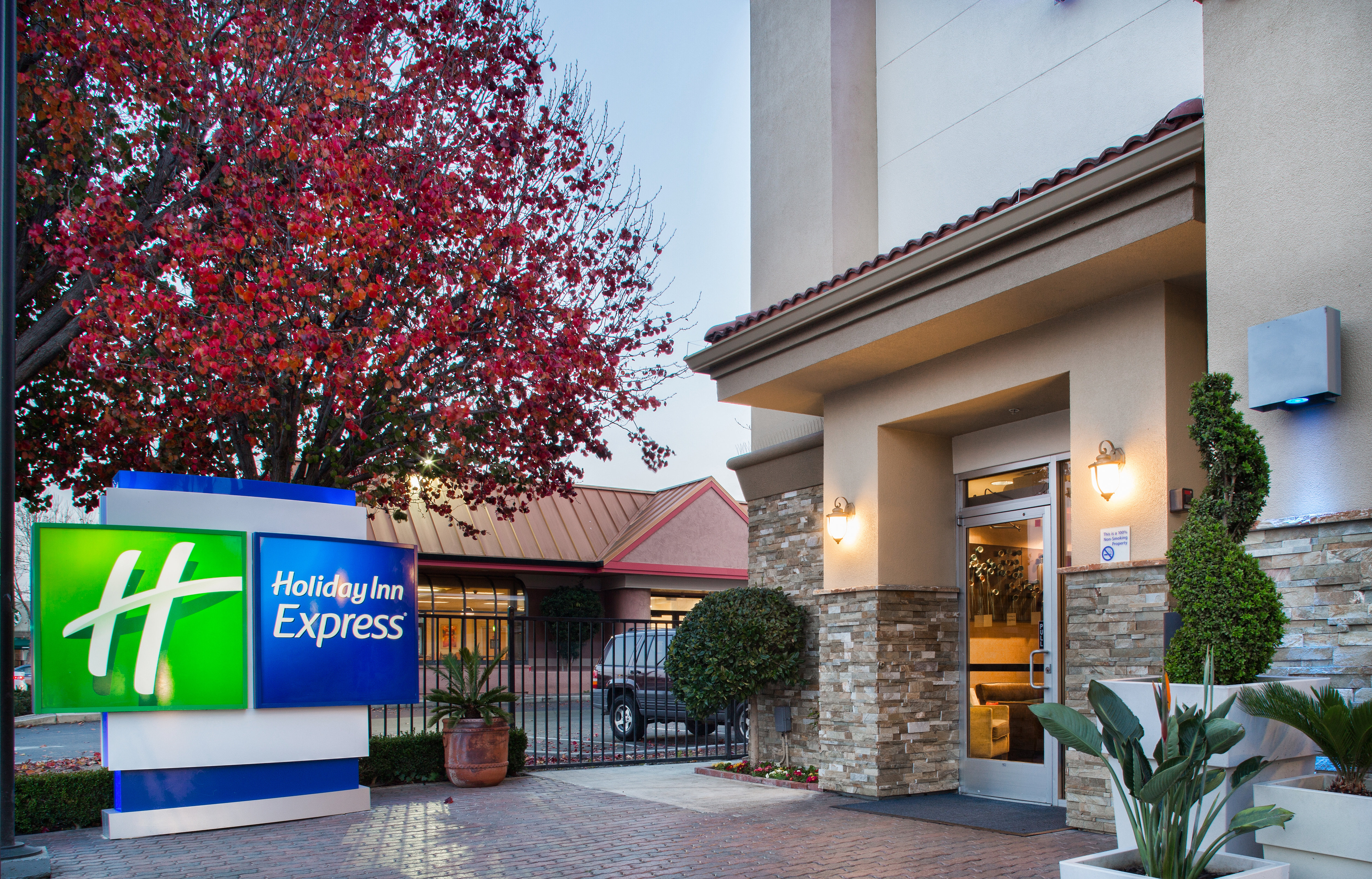 holiday inn express redwood city central by ihg